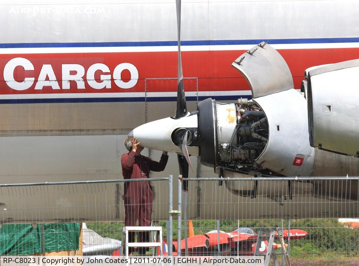 RP-C8023, 1969 Canadair CL-44-0 Skymonster C/N 16, Spinner fitting