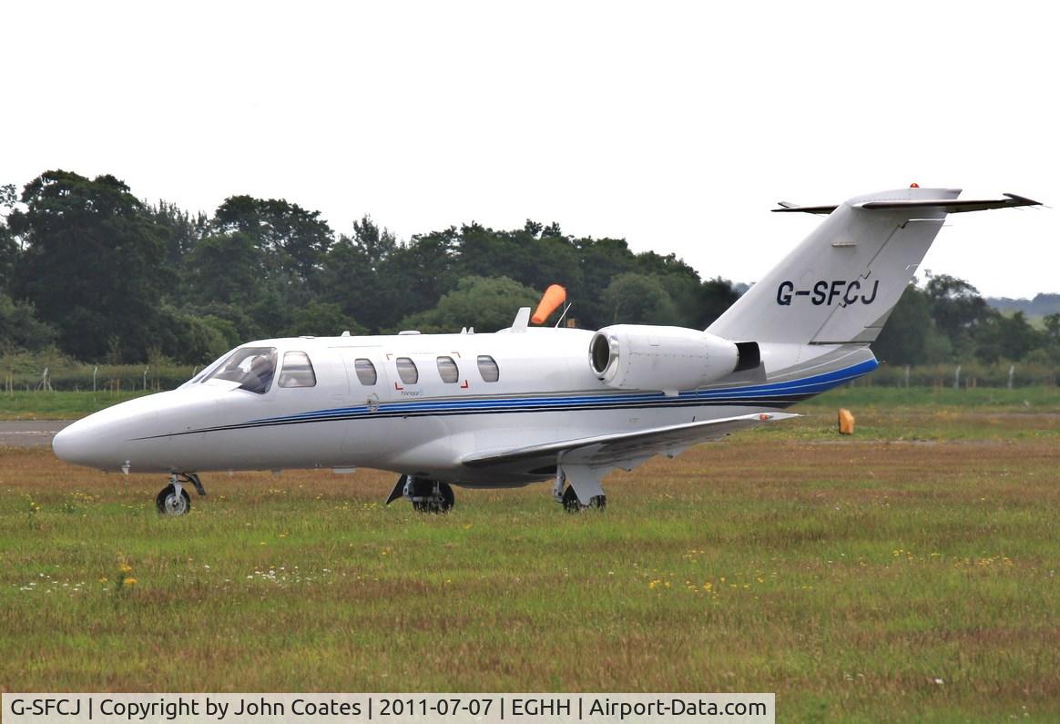 G-SFCJ, 1998 Cessna 525 CitationJet CJ1 C/N 525-0245, Taxiing in on arrival