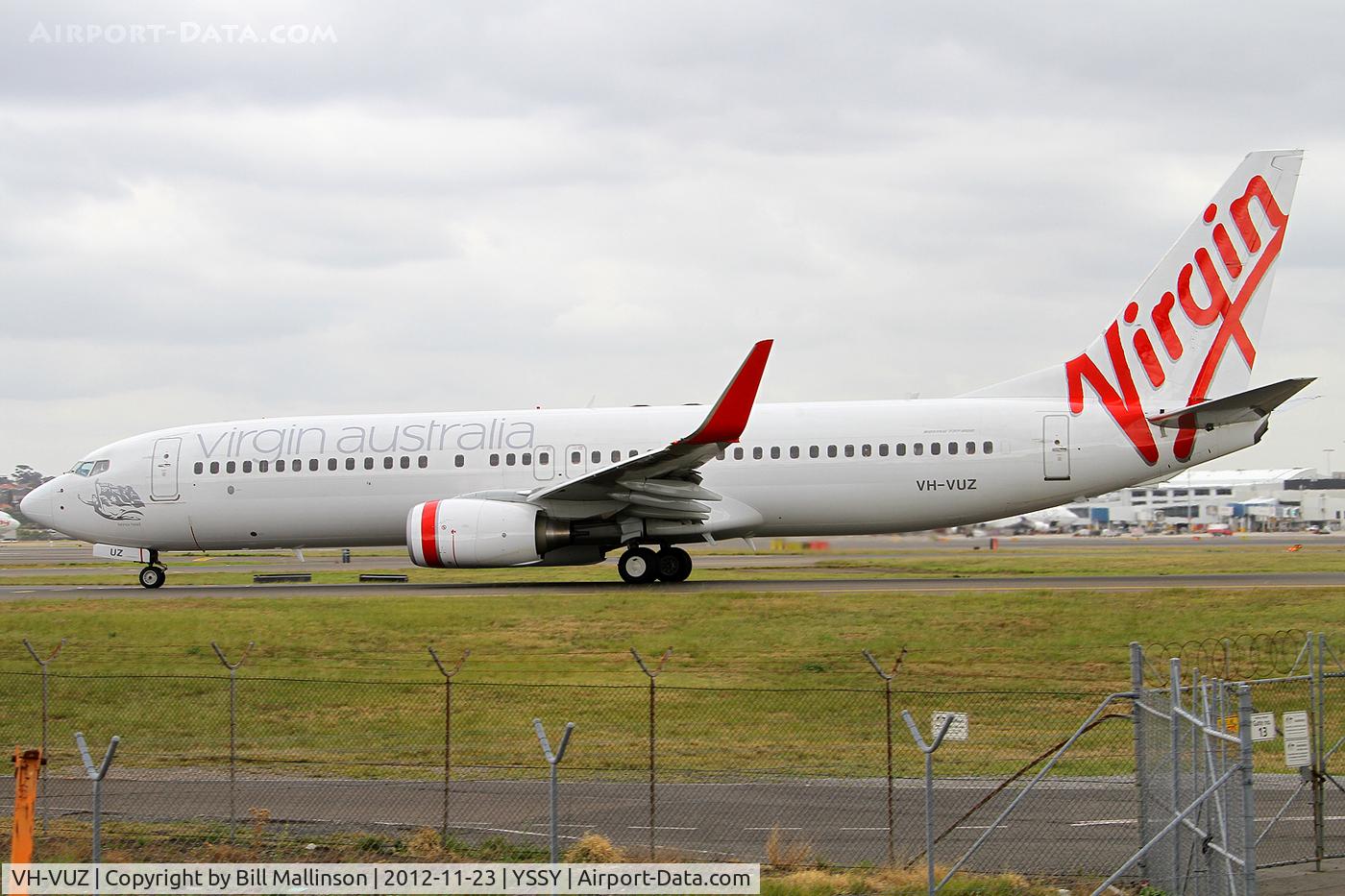 VH-VUZ, 2010 Boeing 737-8FE C/N 39921, taxiing to 34R