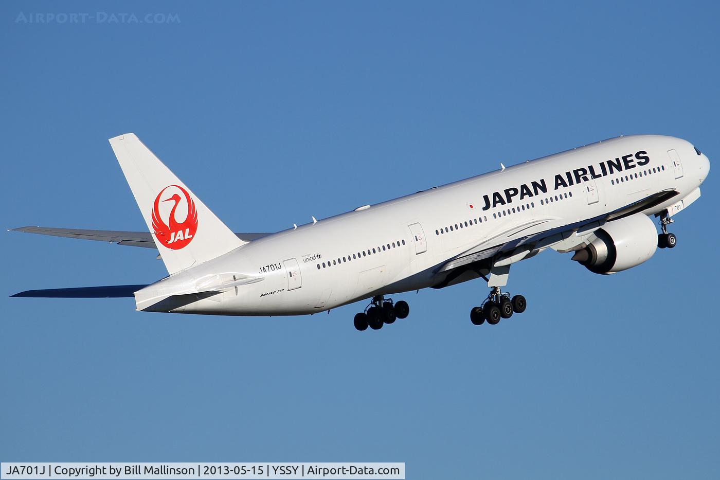 JA701J, 2002 Boeing 777-246/ER C/N 32889, away to NRT from 34L