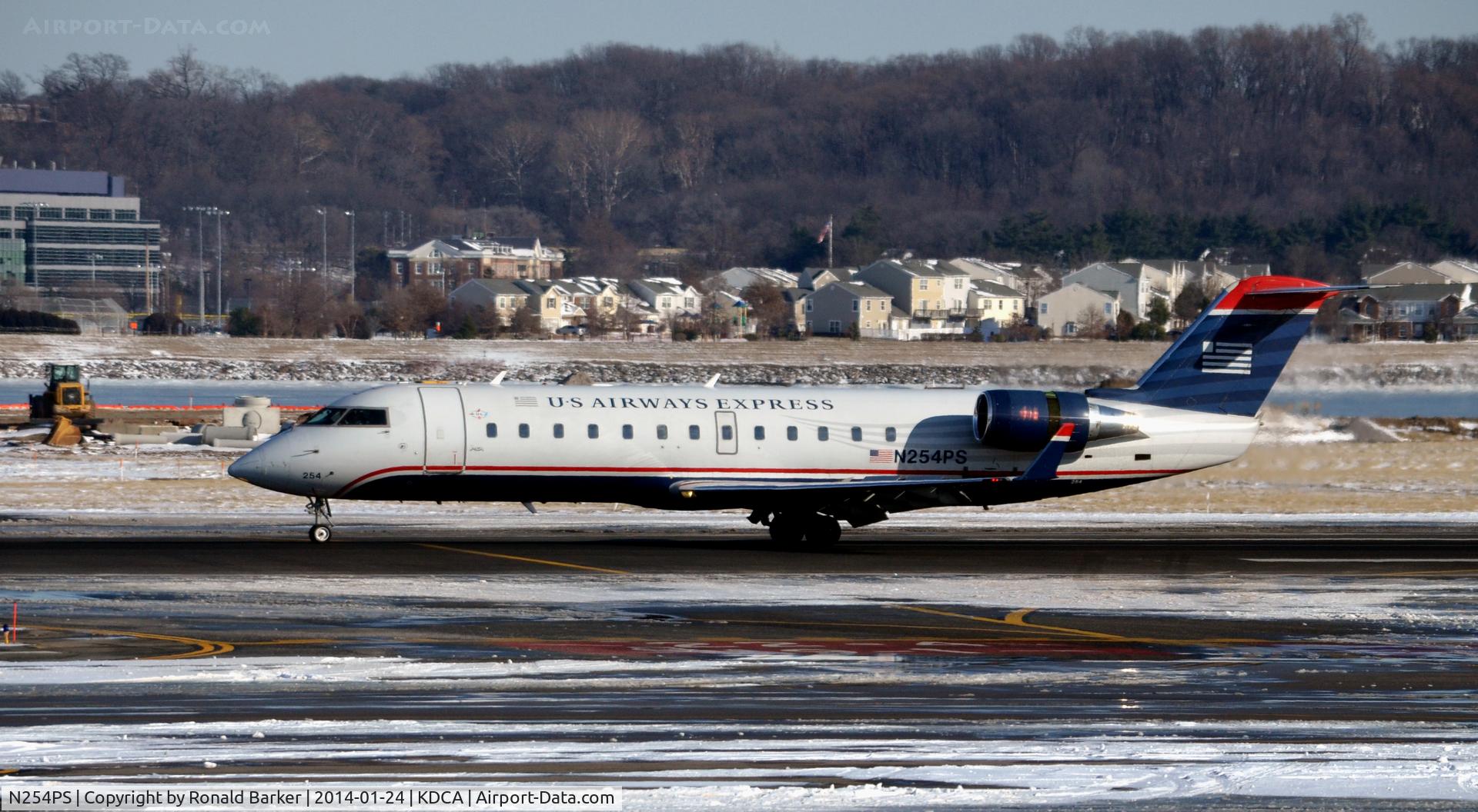 N254PS, 2004 Bombardier CRJ-200ER (CL-600-2B19) C/N 7935, Landing roll National