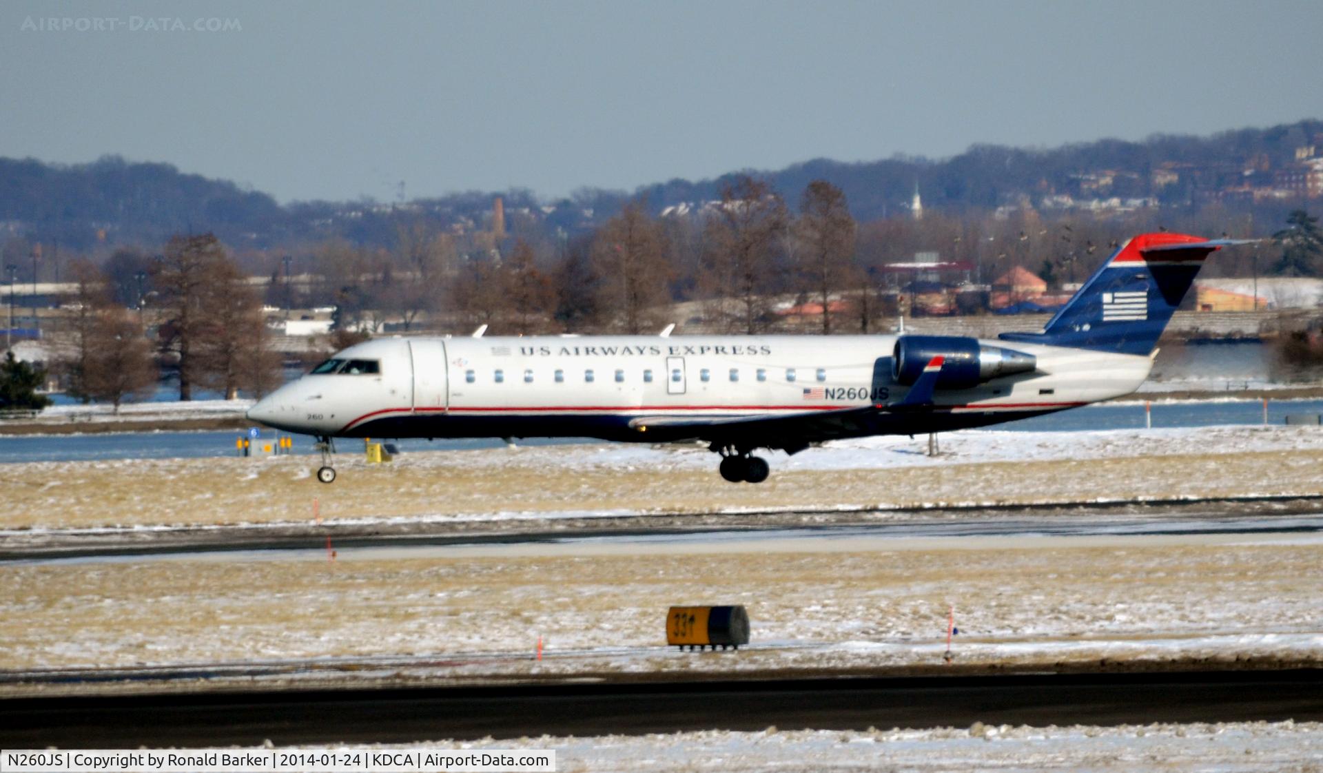 N260JS, 2004 Bombardier CRJ-200ER (CL-600-2B19) C/N 7957, Landing National