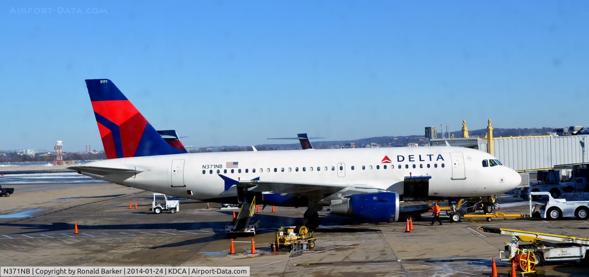 N371NB, 2003 Airbus A319-114 C/N 2095, Gate 17 National