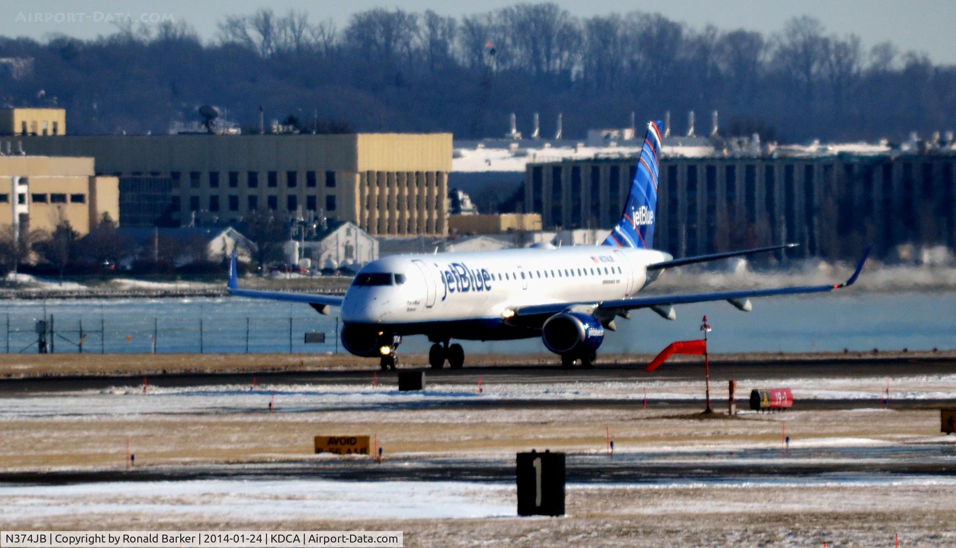 N374JB, 2013 Embraer ERJ-190-100 IGW 190AR C/N 19000629, 