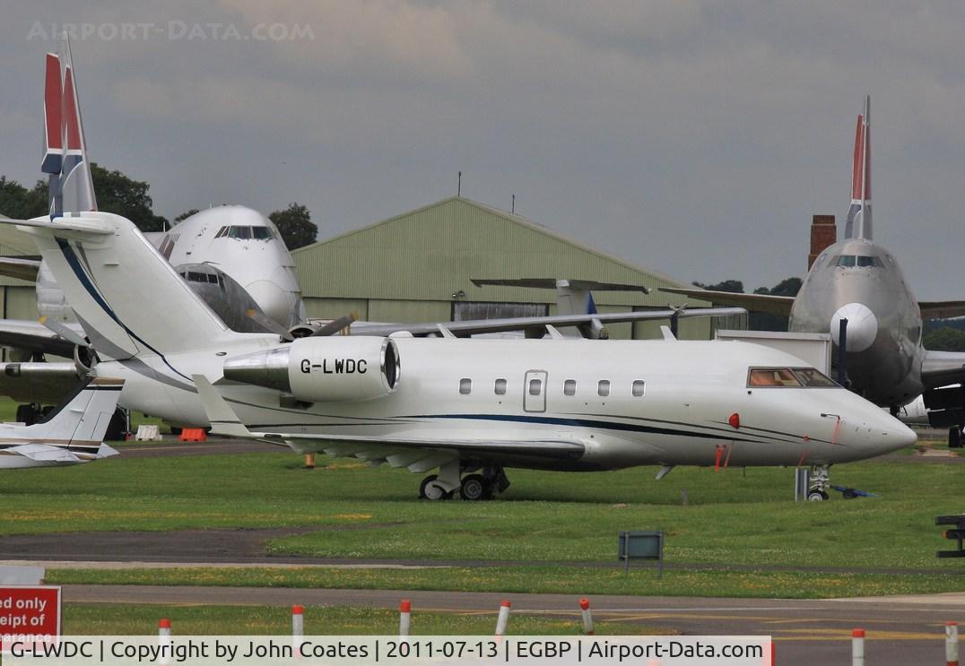 G-LWDC, 1984 Canadair Challenger 601 (CL-600-2A12) C/N 3031, Golfers toy !