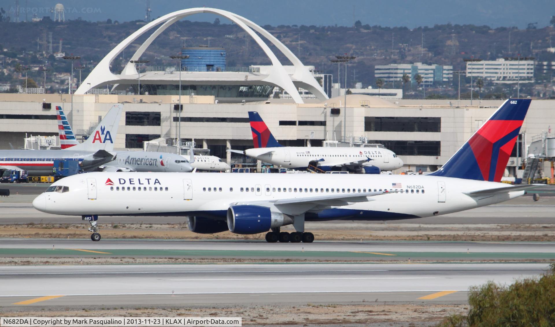 N682DA, 1993 Boeing 757-232 C/N 26958, Boeing 757-200