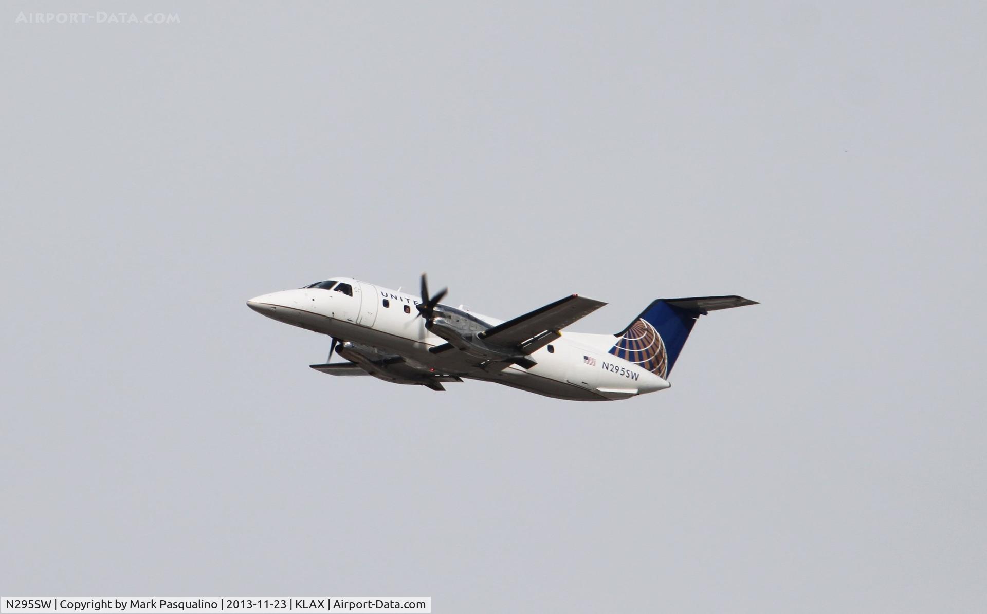 N295SW, 1996 Embraer EMB-120ER Brasilia C/N 120.322, EMB-120ER