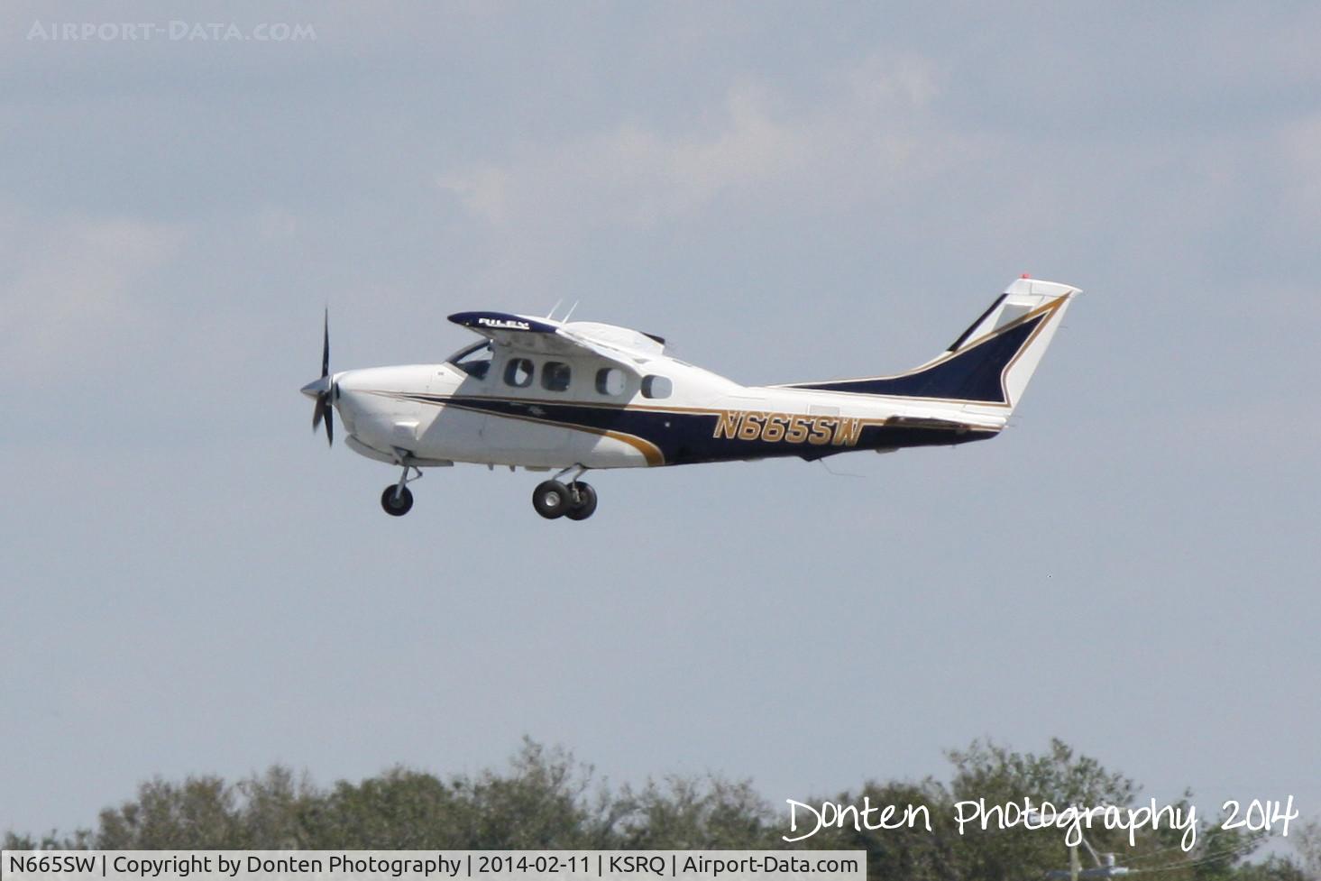 N665SW, Cessna P210N Pressurised Centurion C/N P21000588, Cessna Centurion (N665SW) departs Sarasota-Bradenton International Airport