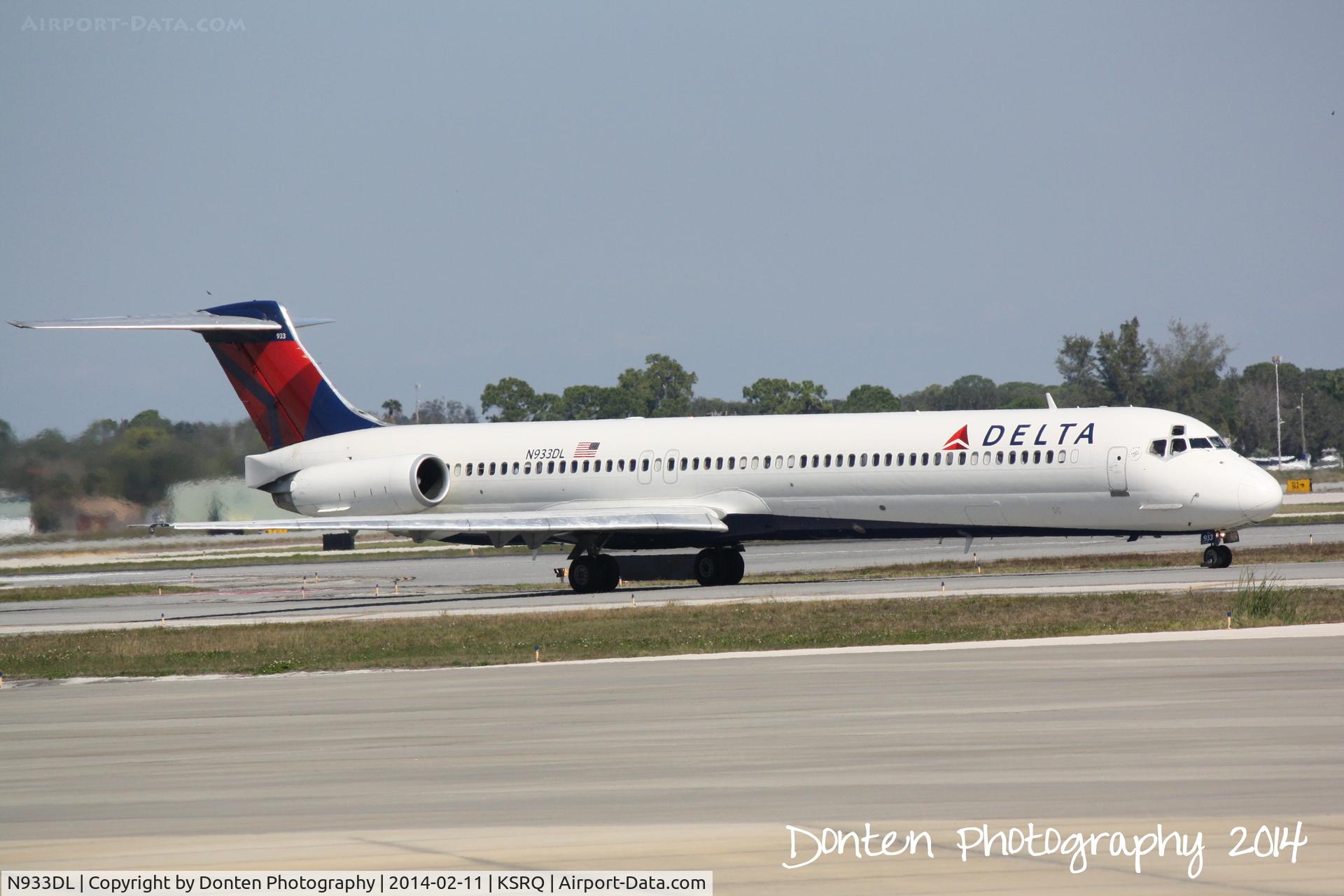 N933DL, 1989 McDonnell Douglas MD-88 C/N 49720, Delta Flight 2298 (N933DL) taxis at Sarasota-Bradenton International Airport