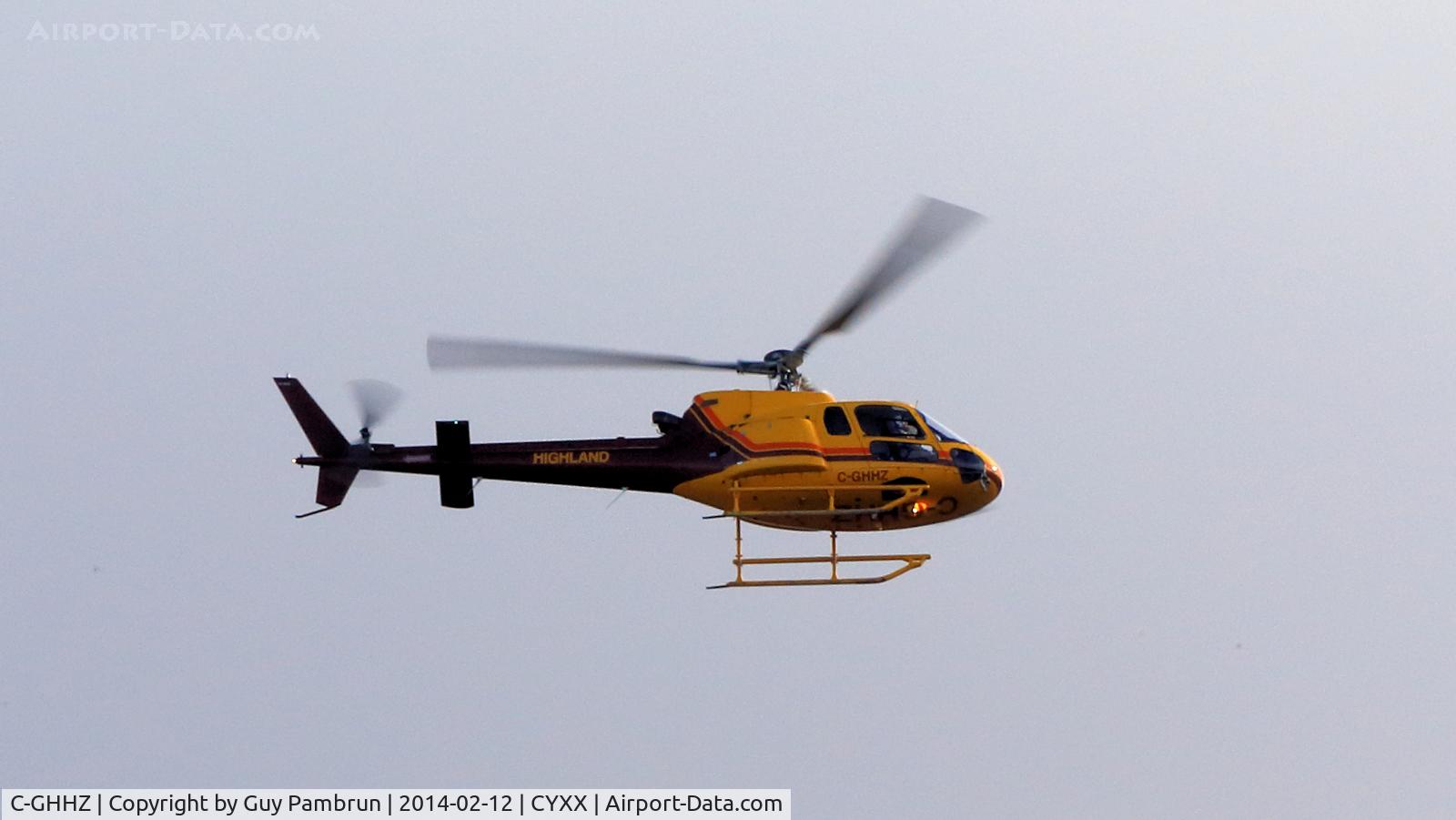 C-GHHZ, 1997 Aerospatiale AS-350B-2 Ecureuil C/N 3054, Returning to base