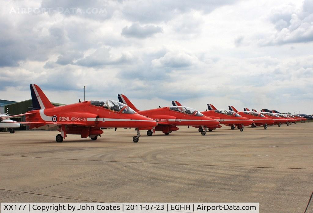 XX177, 1977 Hawker Siddeley Hawk T.1 C/N 024/312024, Line up at Cobham soon to depart to display