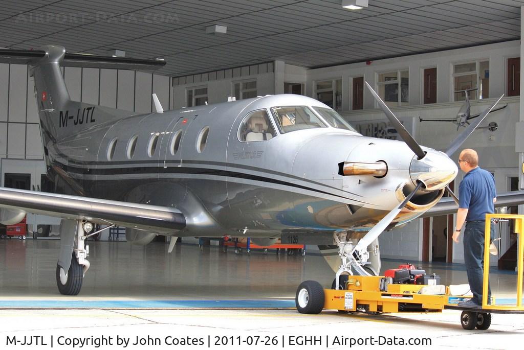 M-JJTL, 2009 Pilatus PC-12/47E C/N 1126, Receiving attention