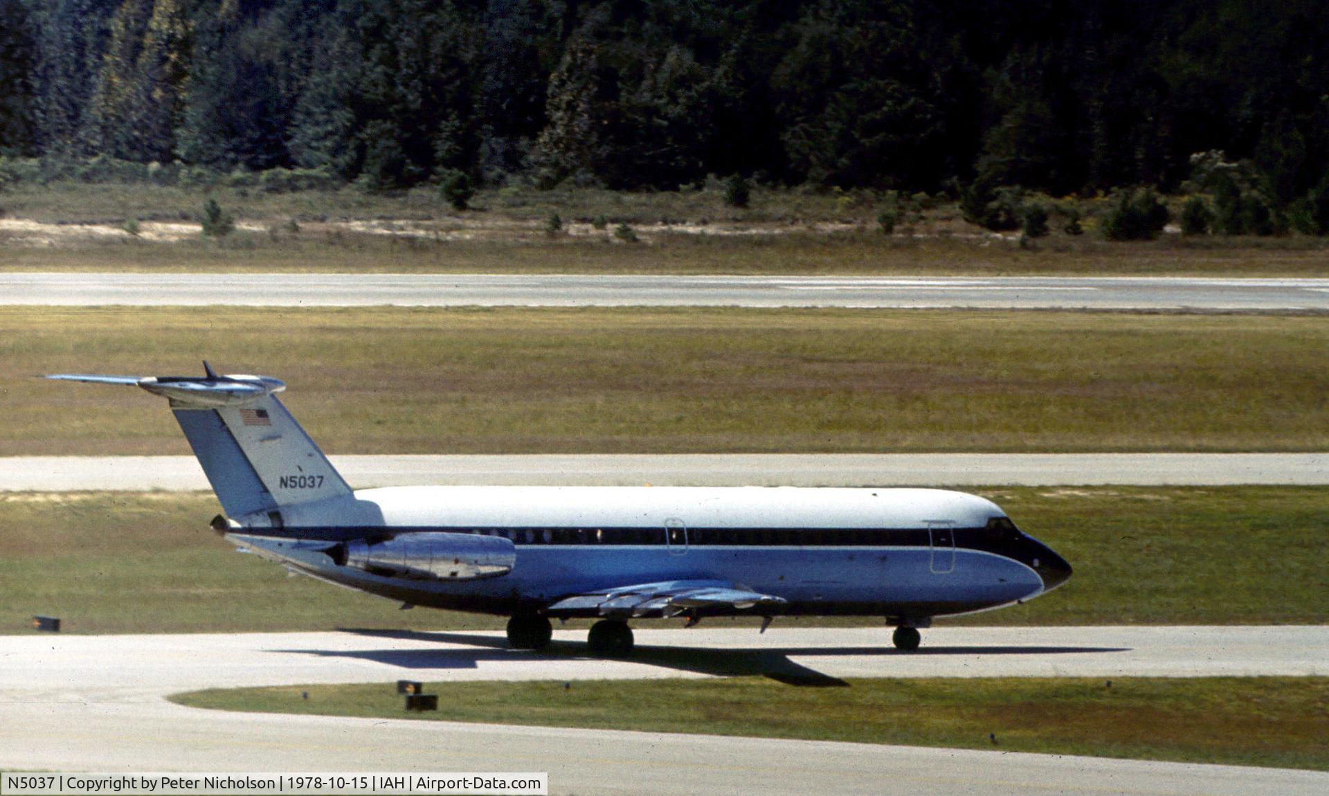 N5037, 1966 BAC 111-401AK One-Eleven C/N BAC.079, One Eleven 401AK of Dresser Industries as seen at Houston I October 1978.
