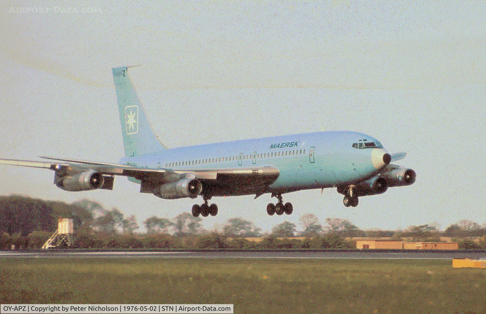 OY-APZ, 1961 Boeing 720-051B C/N 18384, Maersk Boeing 720-051B on finals at Stansted in May 1976.