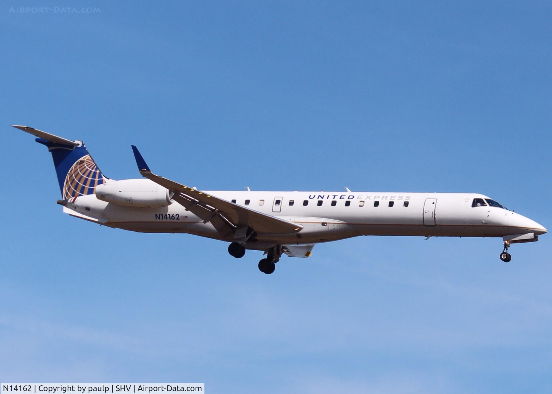N14162, 2004 Embraer ERJ-145XR (EMB-145XR) C/N 14500808, At Shreveport Regional.