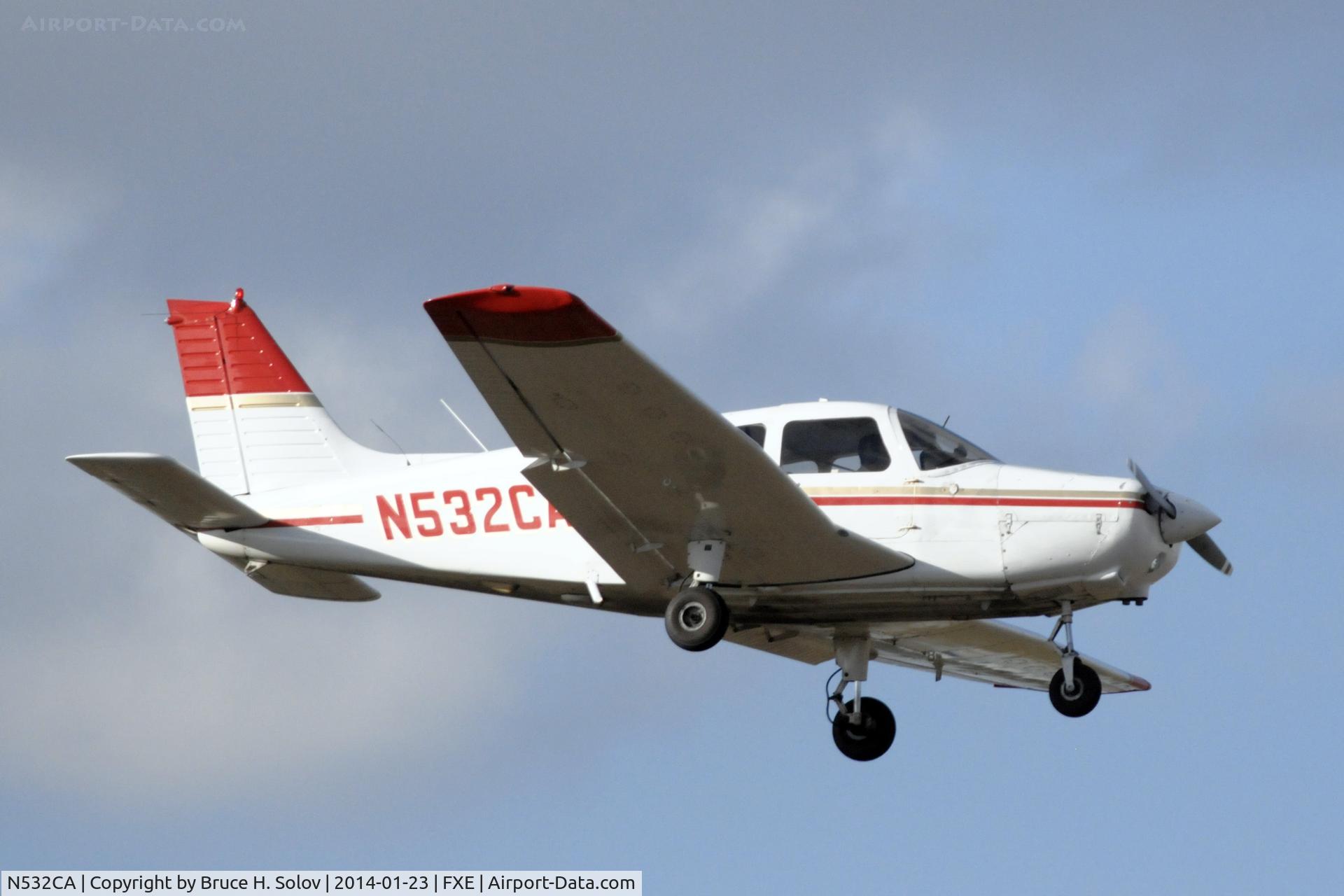 N532CA, 1989 Piper PA-28-161 C/N 2841282, Landing at FXE