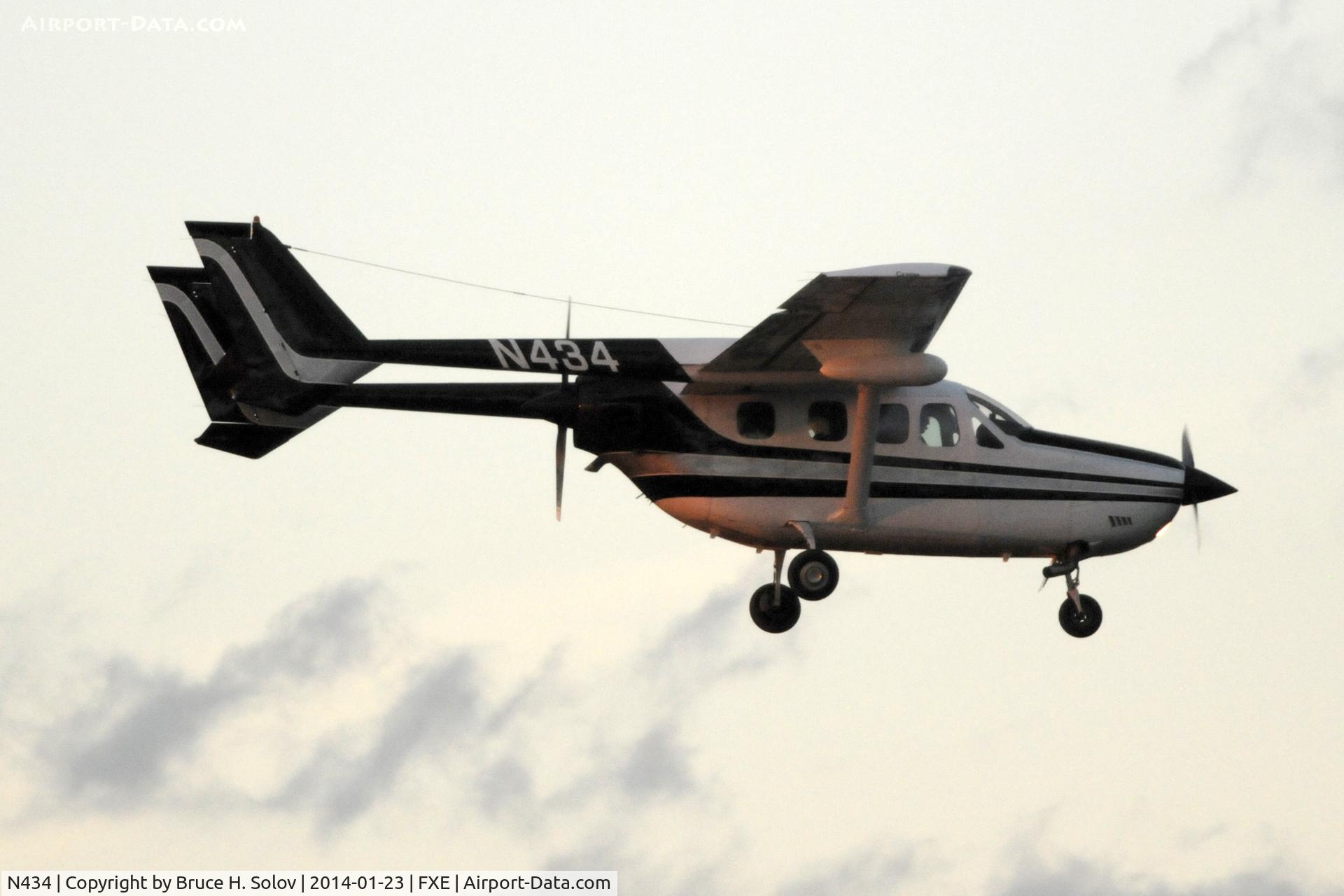N434, Cessna T337G Turbo Super Skymaster C/N P3370258, Twilight landing at FXE