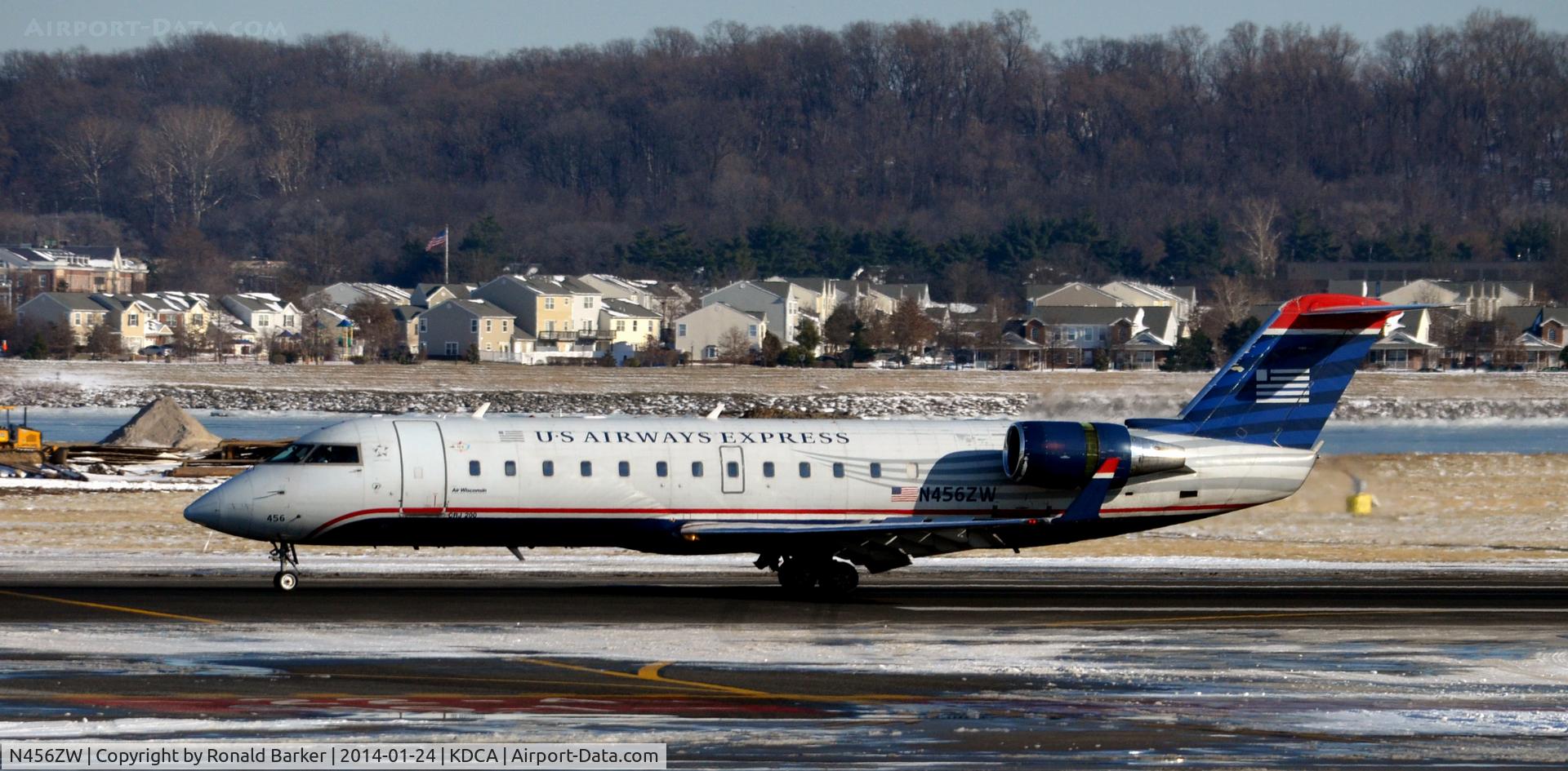 N456ZW, 2003 Bombardier CRJ-200LR (CL-600-2B19) C/N 7849, Landing National