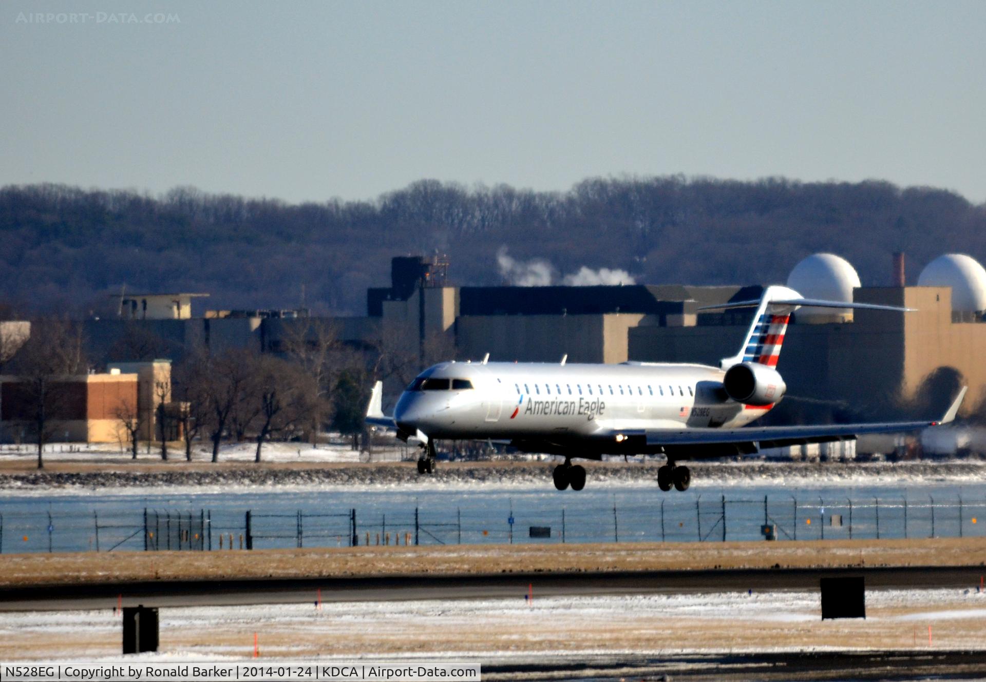 N528EG, Bombardier CRJ-702 (CL-600-2C10) Regional Jet C/N 10306, Landing National
