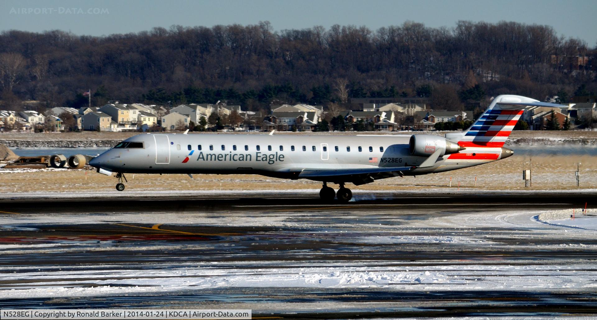 N528EG, Bombardier CRJ-702 (CL-600-2C10) Regional Jet C/N 10306, Landing National