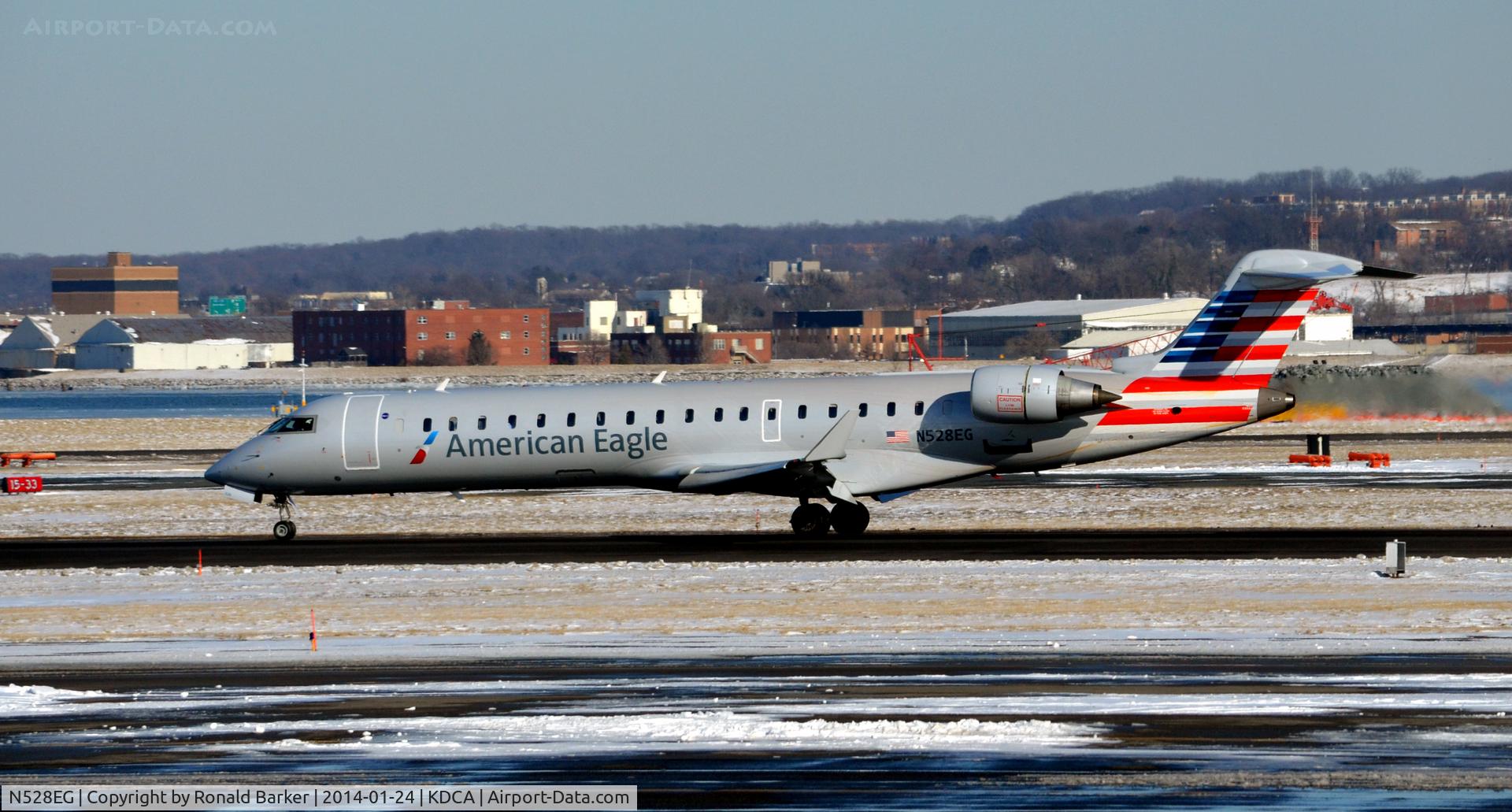 N528EG, Bombardier CRJ-702 (CL-600-2C10) Regional Jet C/N 10306, Landing roll National