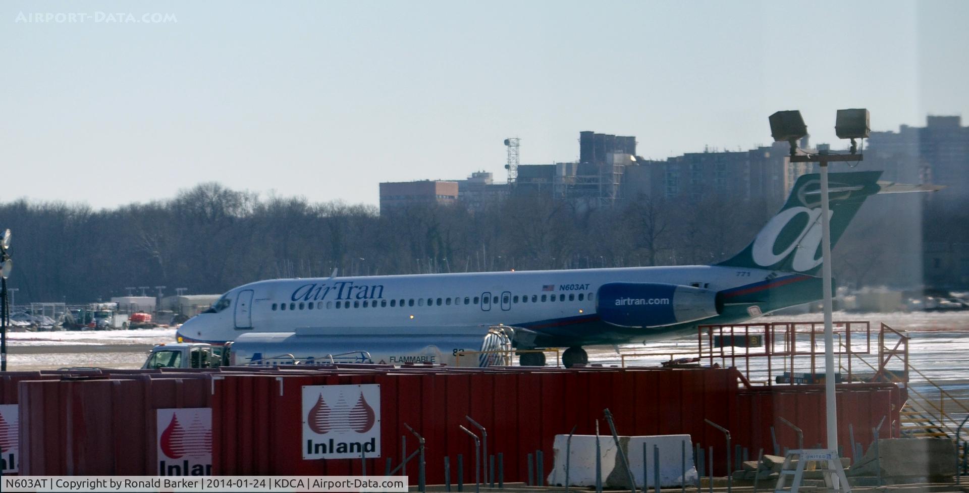 N603AT, 2001 Boeing 717-22A C/N 55127, Taxi to takeoff National
