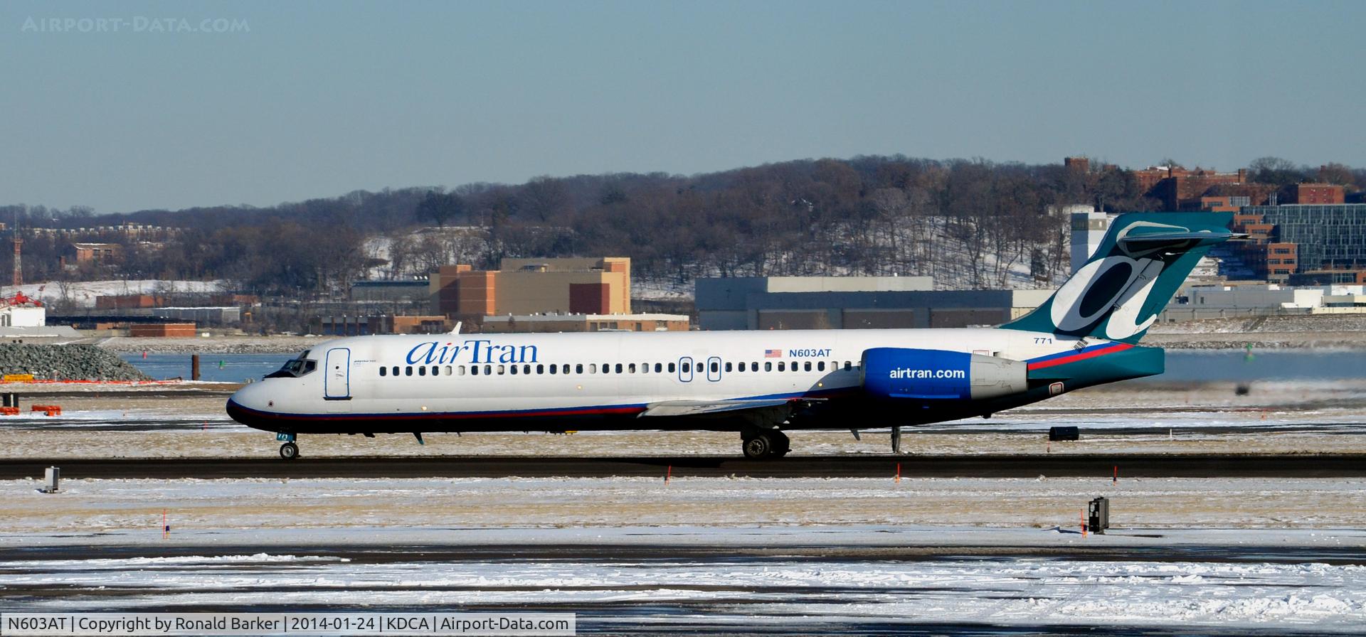 N603AT, 2001 Boeing 717-22A C/N 55127, Takeoff roll National