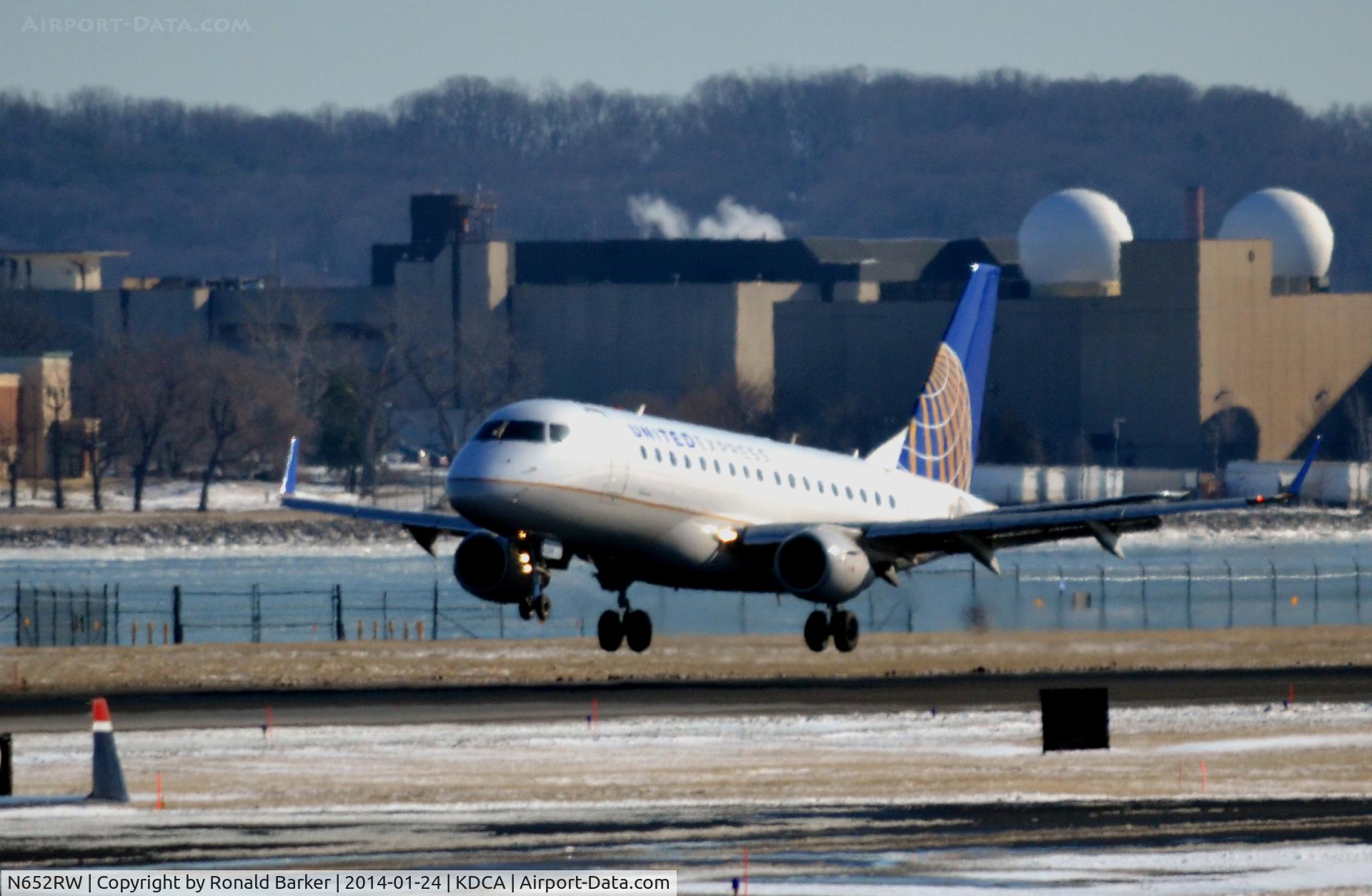 N652RW, 2005 Embraer 170SE (ERJ-170-100SE) C/N 17000075, Takeoff National