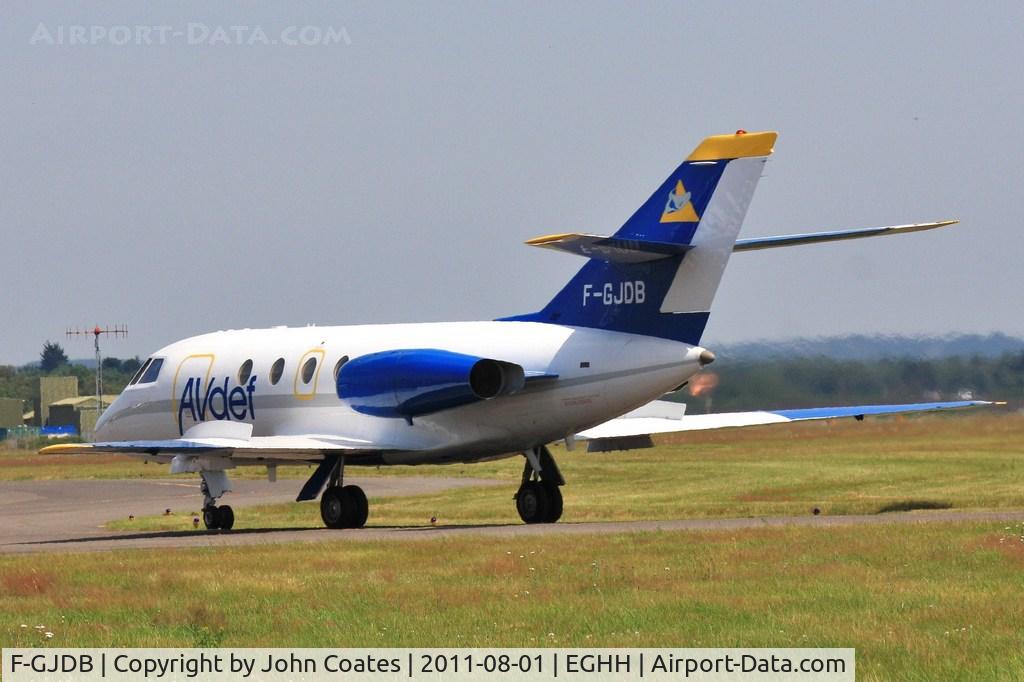 F-GJDB, 1967 Dassault Falcon 20 C/N 76, Taxiing to Cobham