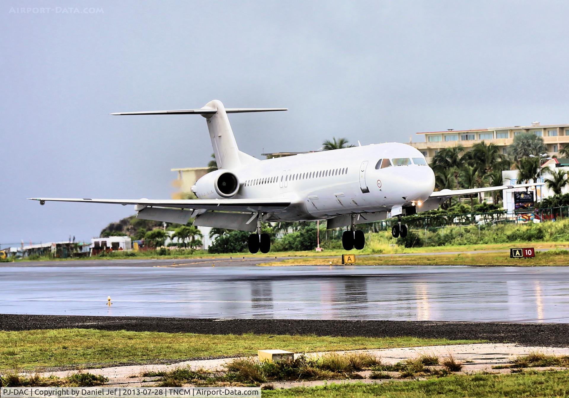 PJ-DAC, 1991 Fokker 100 (F-28-0100) C/N 11337, PJ-DAC