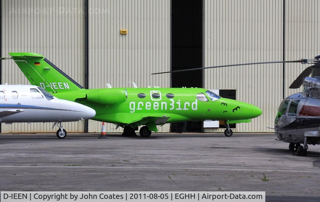 D-IEEN, 2009 Cessna 510 Citation Mustang Citation Mustang C/N 510-0262, At a busy Signatures / CSE