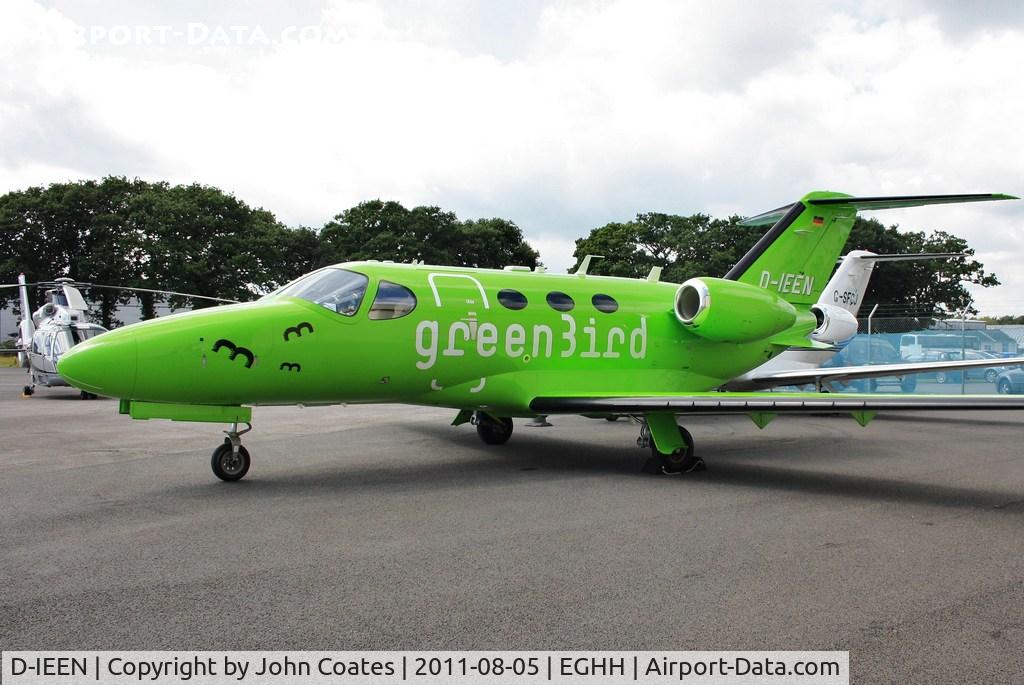 D-IEEN, 2009 Cessna 510 Citation Mustang Citation Mustang C/N 510-0262, At Signatures