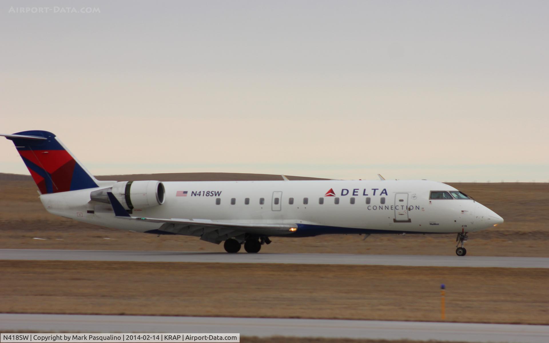 N418SW, 2000 Bombardier CRJ-200LR (CL-600-2B19) C/N 7446, CL-600-2B19