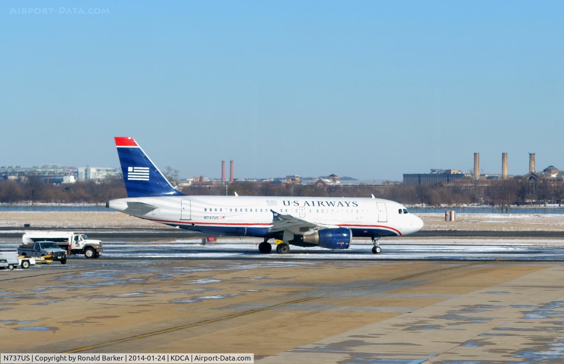 N737US, 2000 Airbus A319-112 C/N 1245, Taxi National