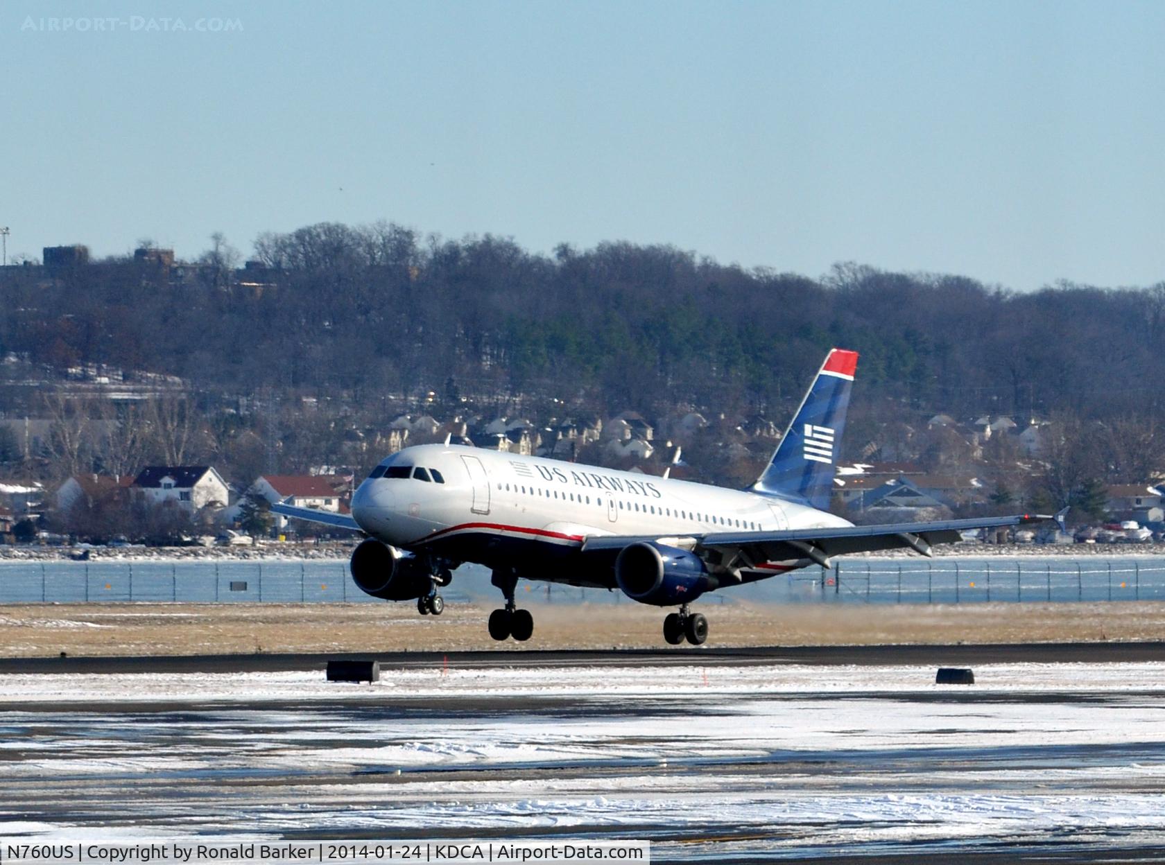 N760US, 2000 Airbus A319-112 C/N 1354, Moments before Landing National