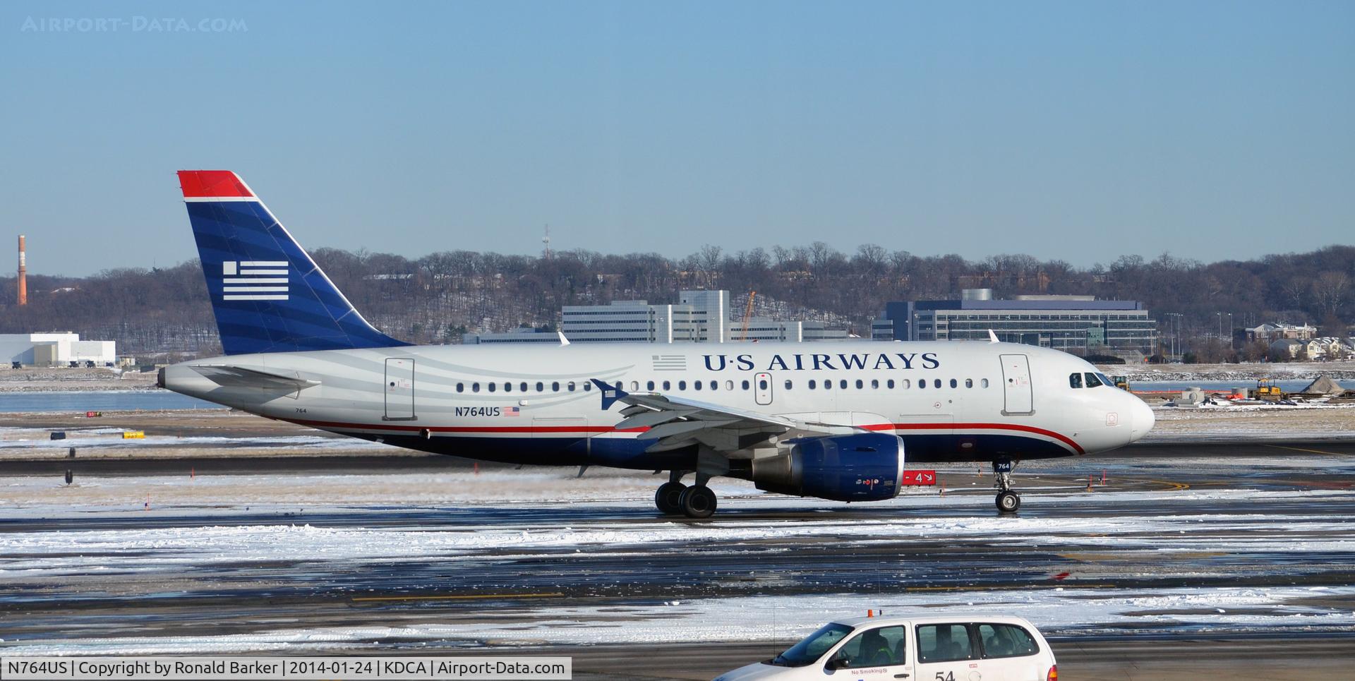 N764US, 2000 Airbus A319-112 C/N 1369, Taxi National