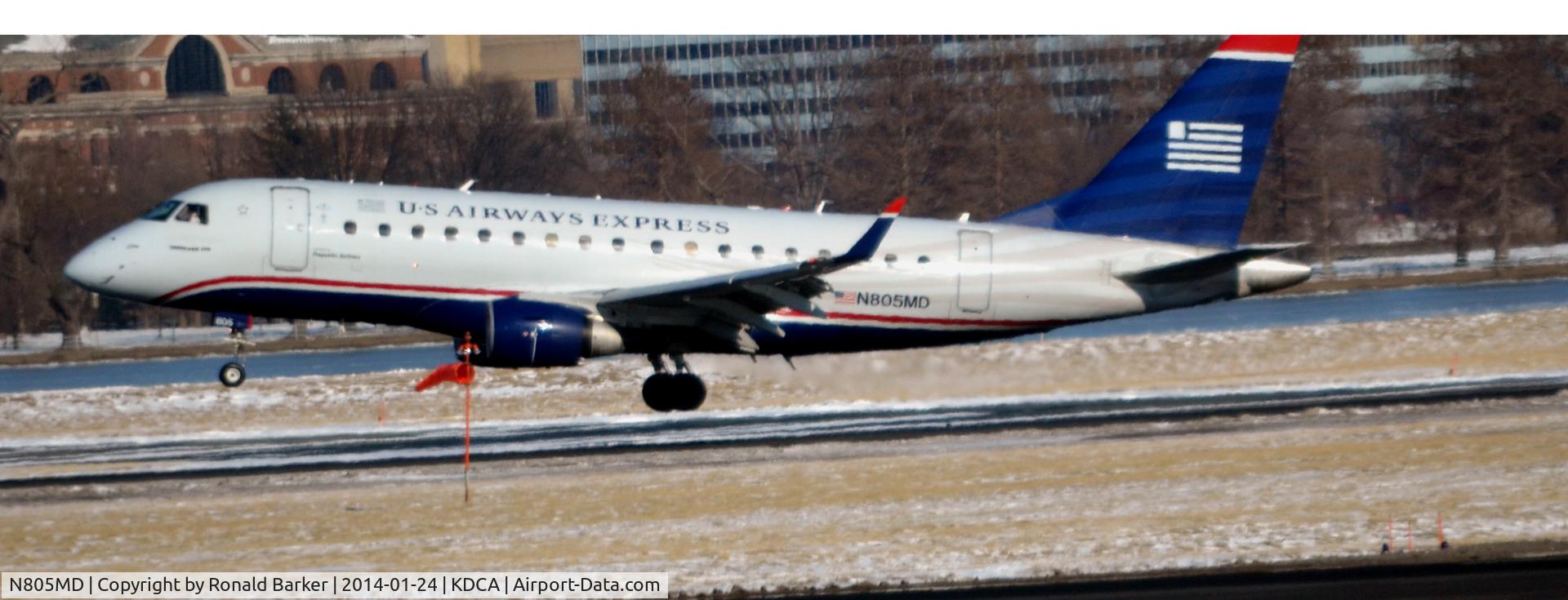 N805MD, 2004 Embraer 170SU (ERJ-170-100SU) C/N 17000018, Landing National