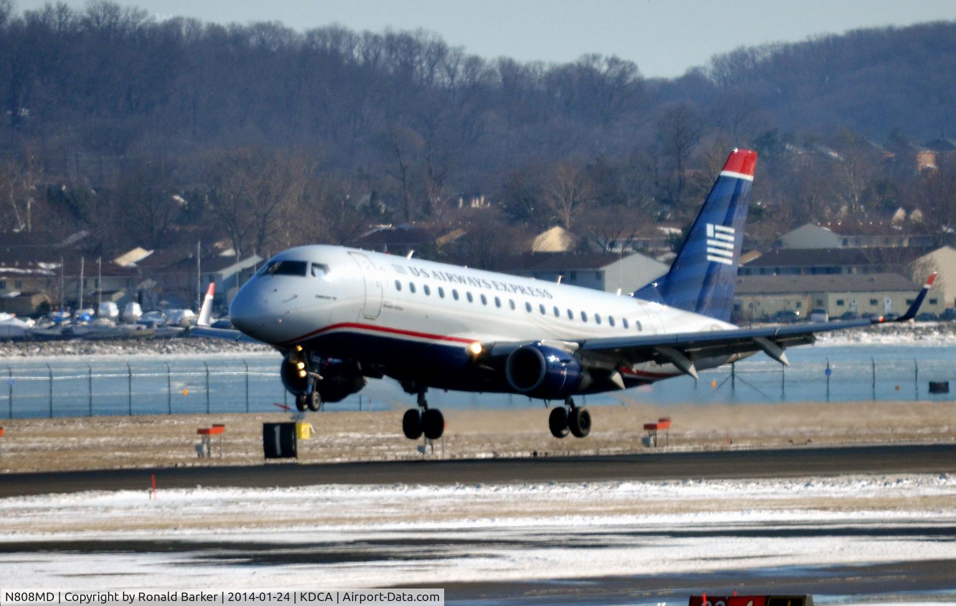 N808MD, 2004 Embraer 170SU (ERJ-170-100SU) C/N 17000021, Landing National