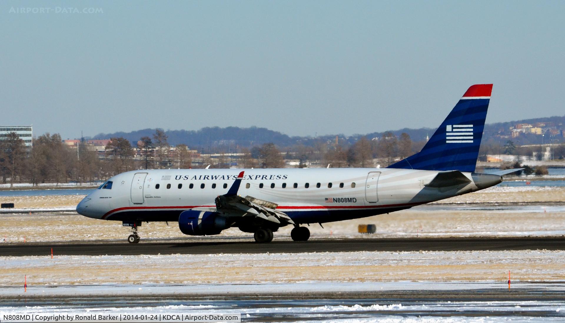 N808MD, 2004 Embraer 170SU (ERJ-170-100SU) C/N 17000021, Landing roll National