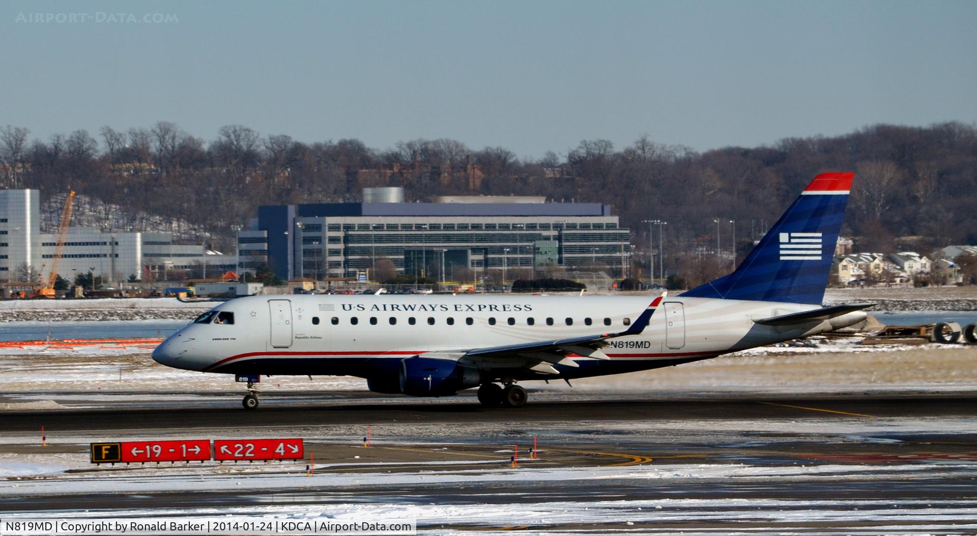 N819MD, 2004 Embraer 170SU (ERJ-170-100SU) C/N 17000040, Taxkeoff National