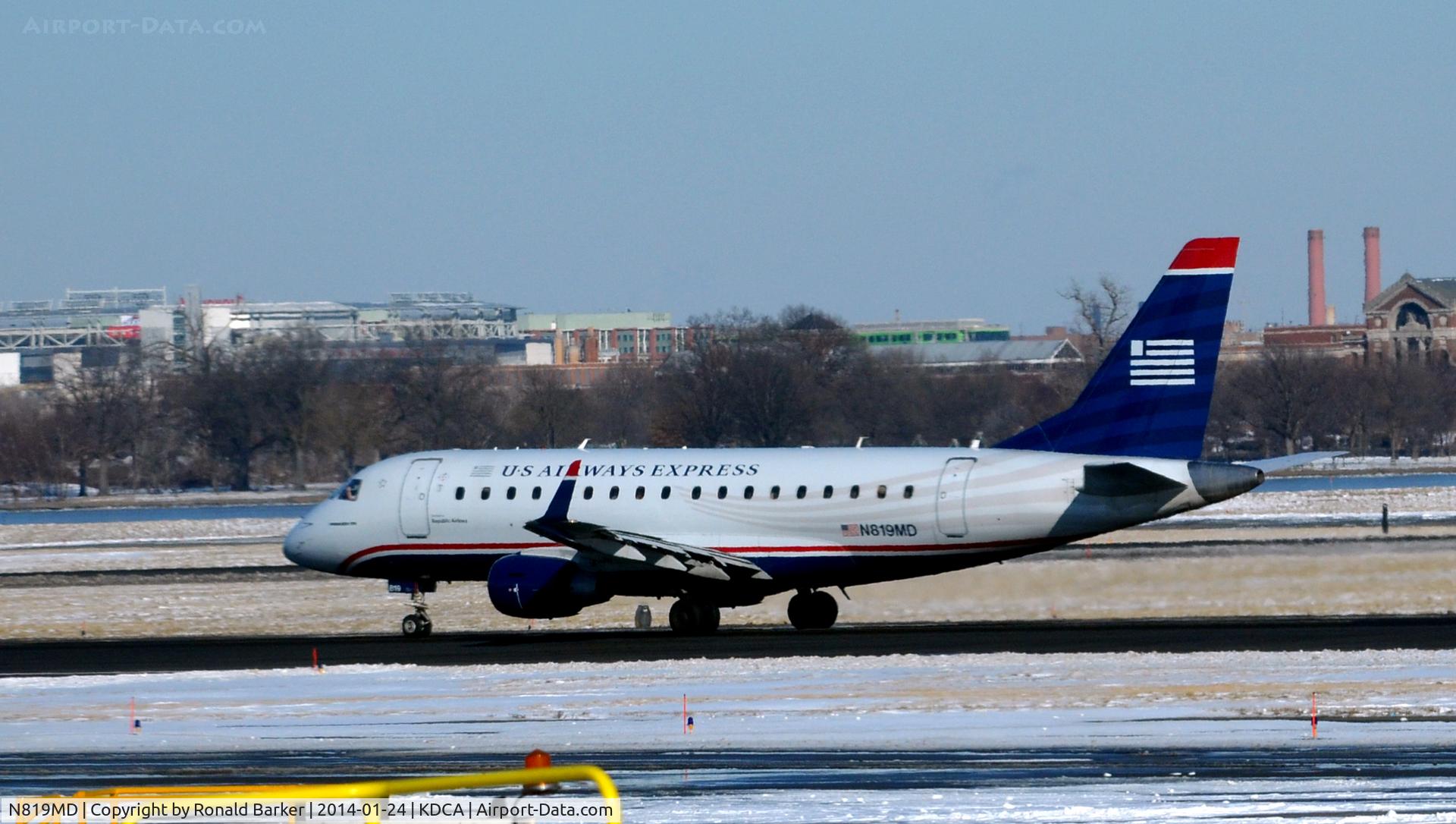 N819MD, 2004 Embraer 170SU (ERJ-170-100SU) C/N 17000040, Takeoff roll National