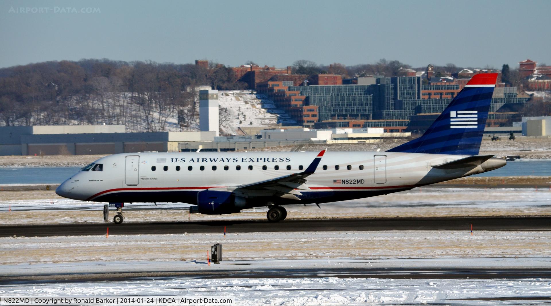 N822MD, 2004 Embraer 170SU (ERJ-170-100SU) C/N 17000043, Takeoff roll National