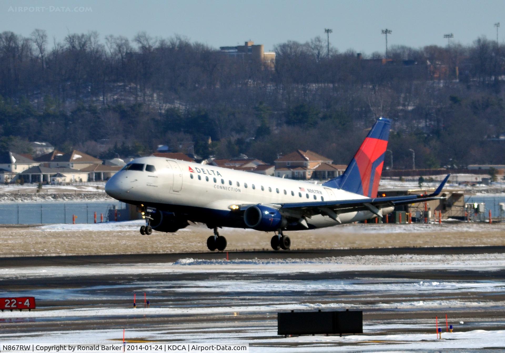 N867RW, 2006 Embraer 170SE (ERJ-170-100SE) C/N 17000130, Landing National