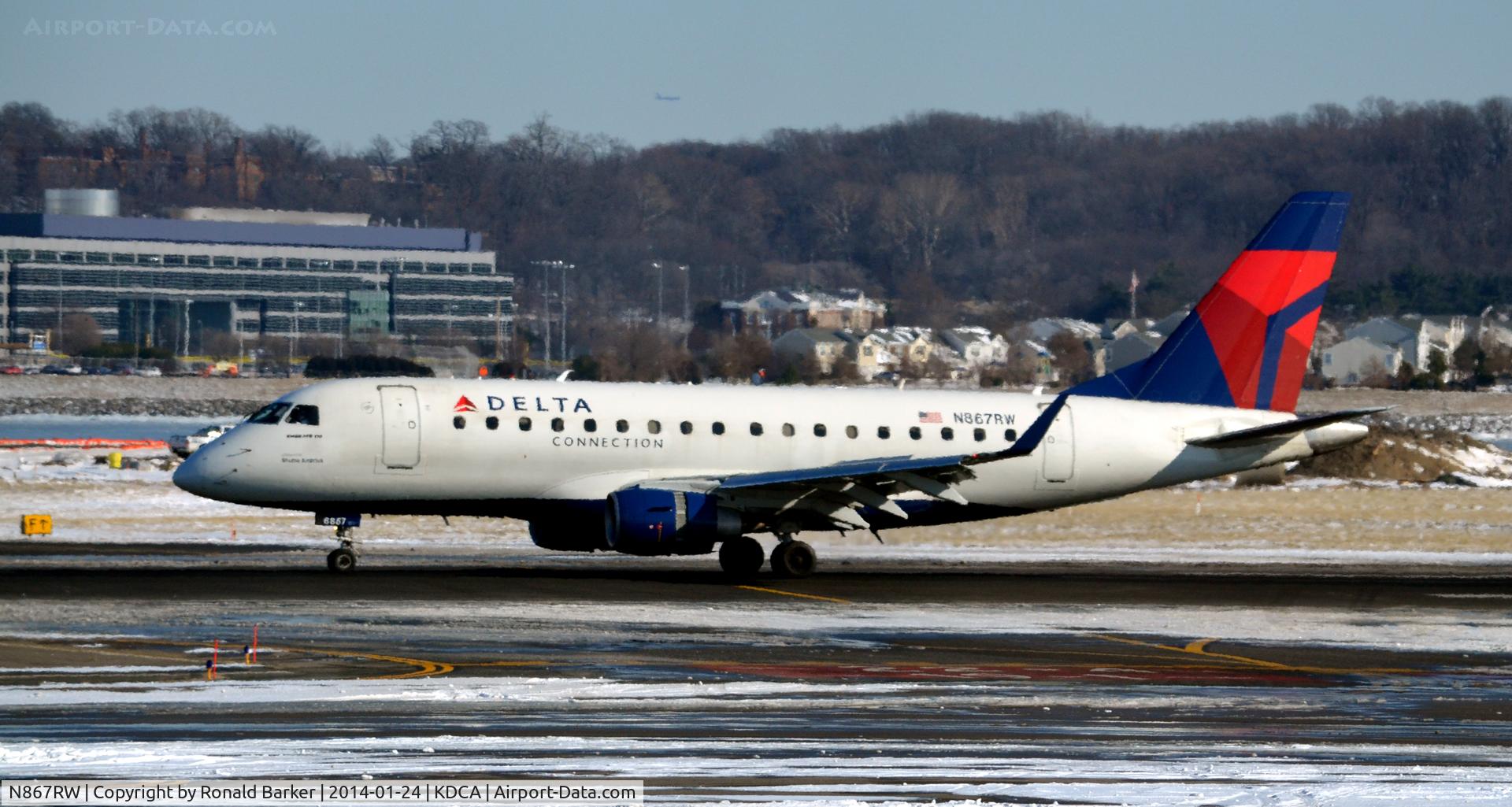 N867RW, 2006 Embraer 170SE (ERJ-170-100SE) C/N 17000130, Landing National
