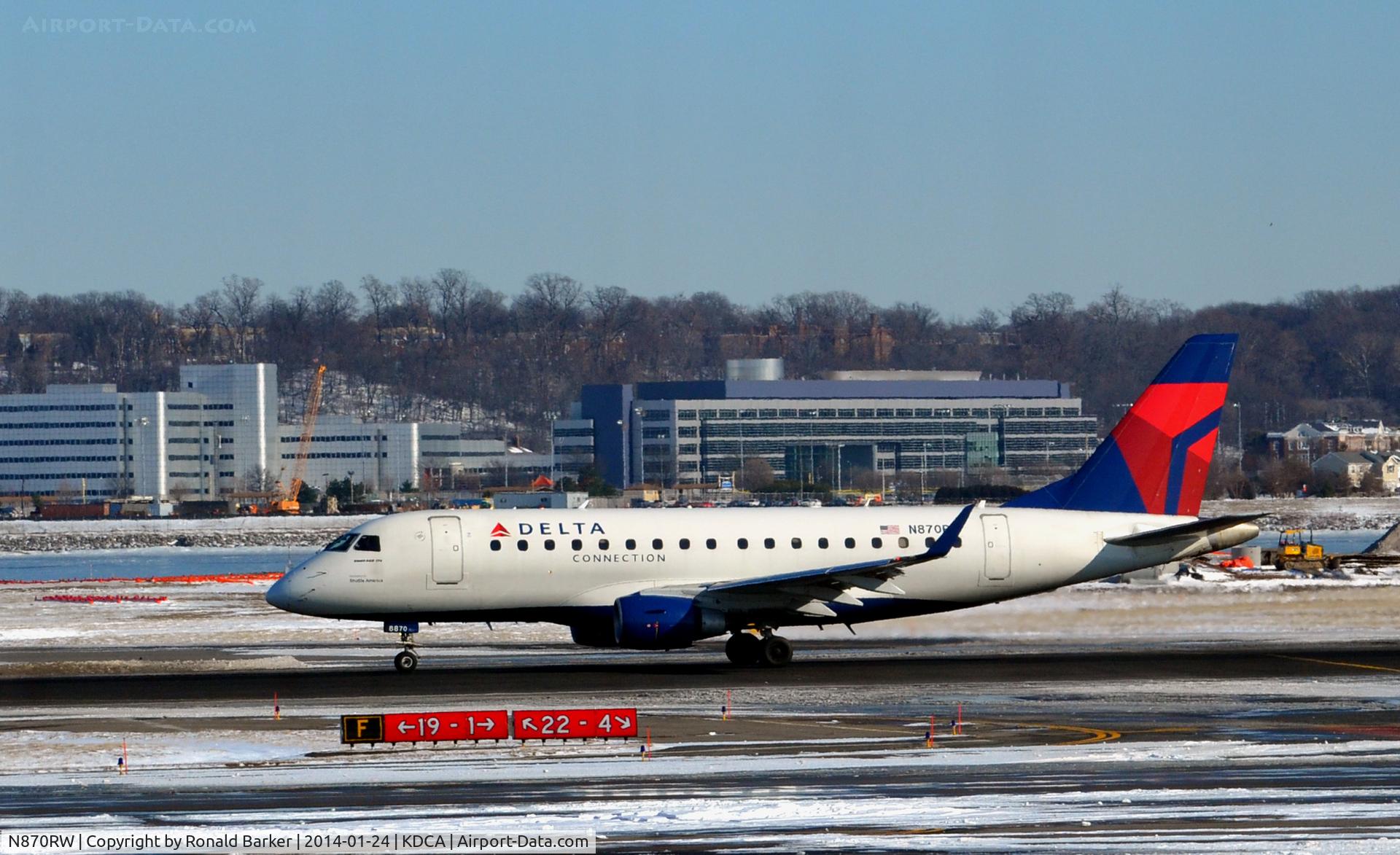 N870RW, 2006 Embraer 170SU (ERJ-170-100SU) C/N 17000138, Takeoff National