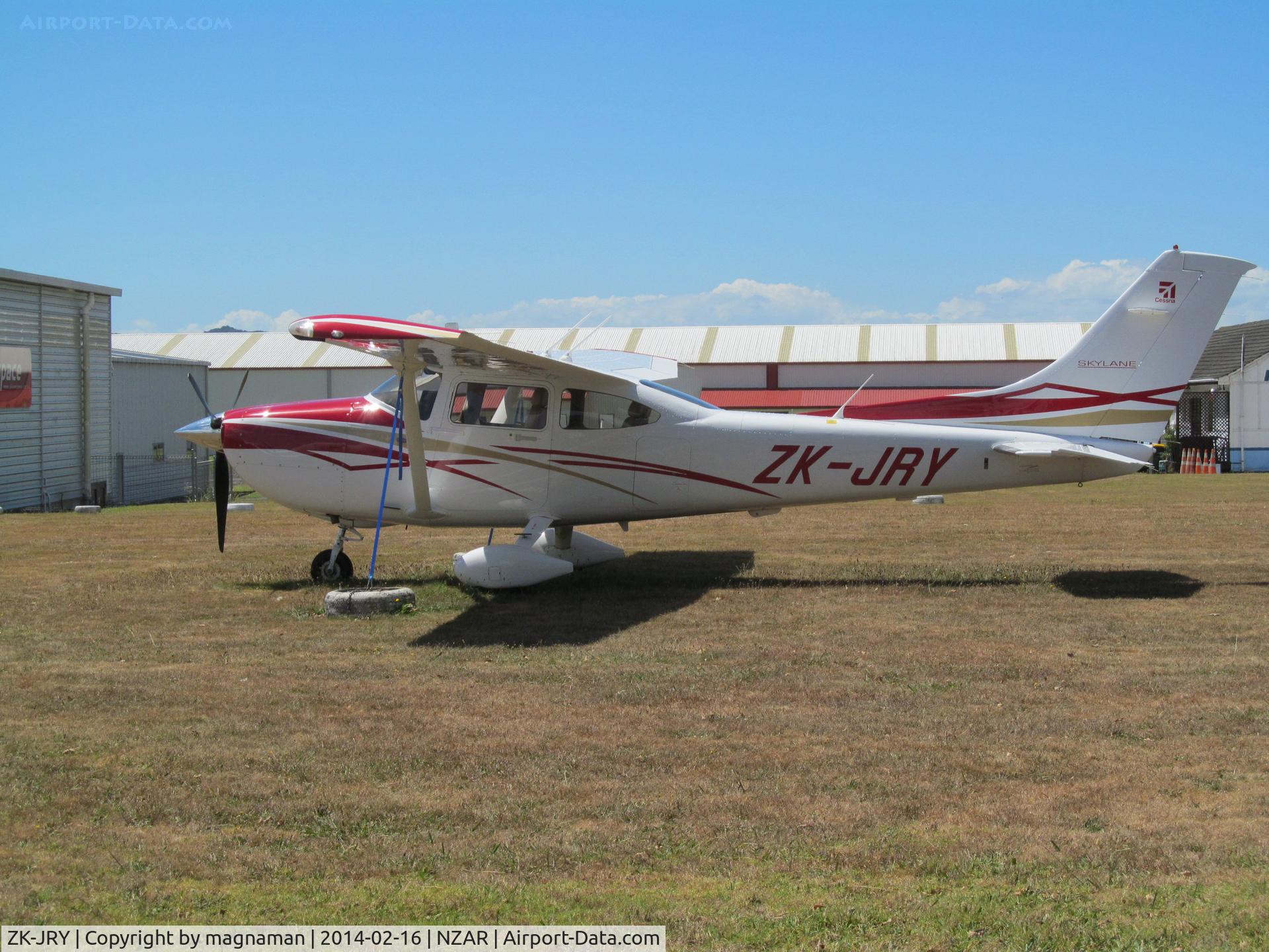 ZK-JRY, 2007 Cessna 182T Skylane C/N 18281923, Cessnas are a bit boring - but this looks smart.