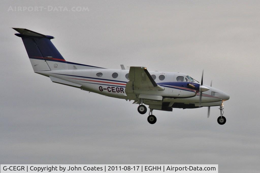 G-CEGR, 1978 Beech 200 Super King Air C/N BB-351, Finals to 08
