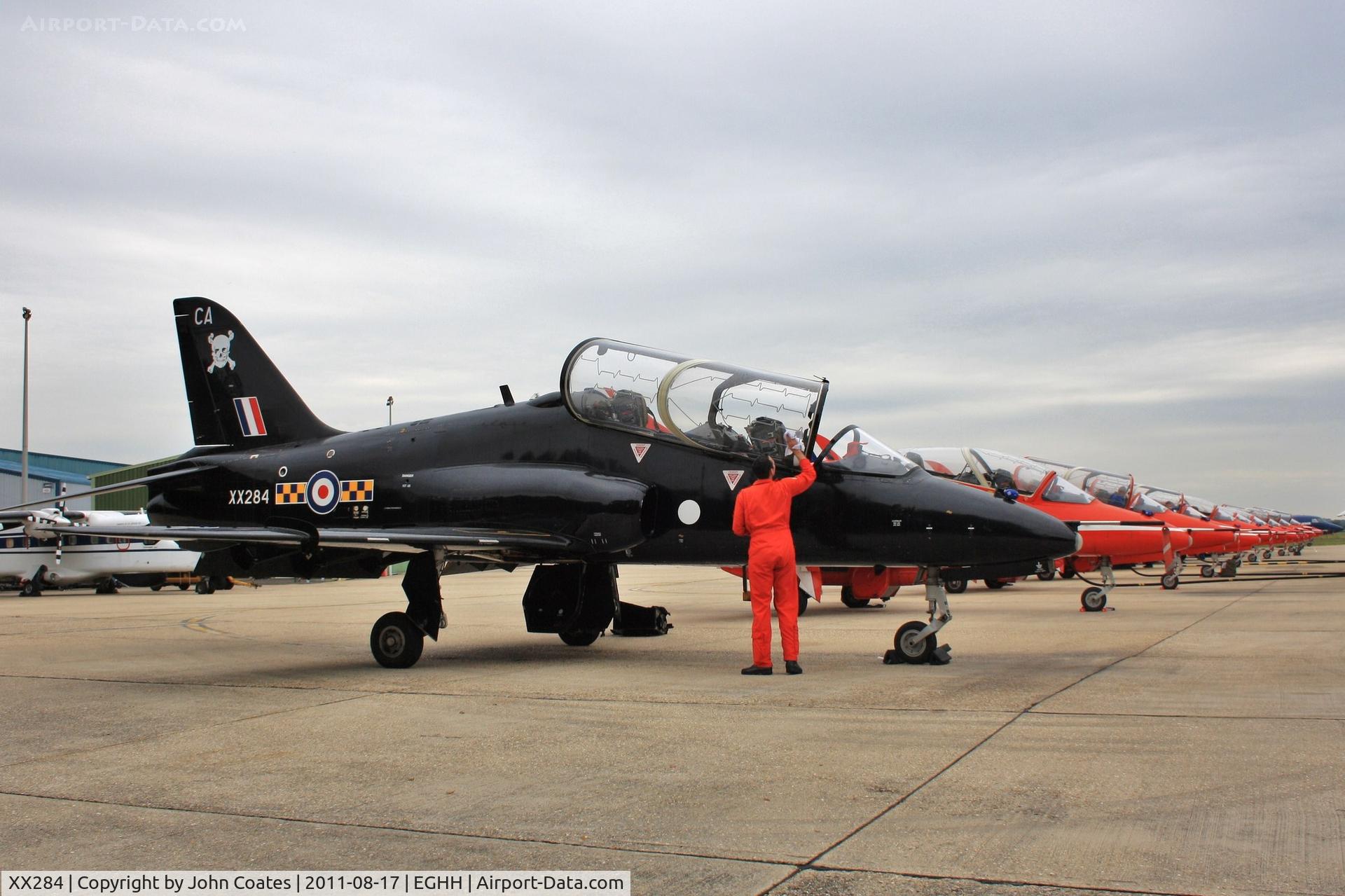 XX284, 1979 Hawker Siddeley Hawk T.1A C/N 110/312109, Being prepared with the Reds at Cobham