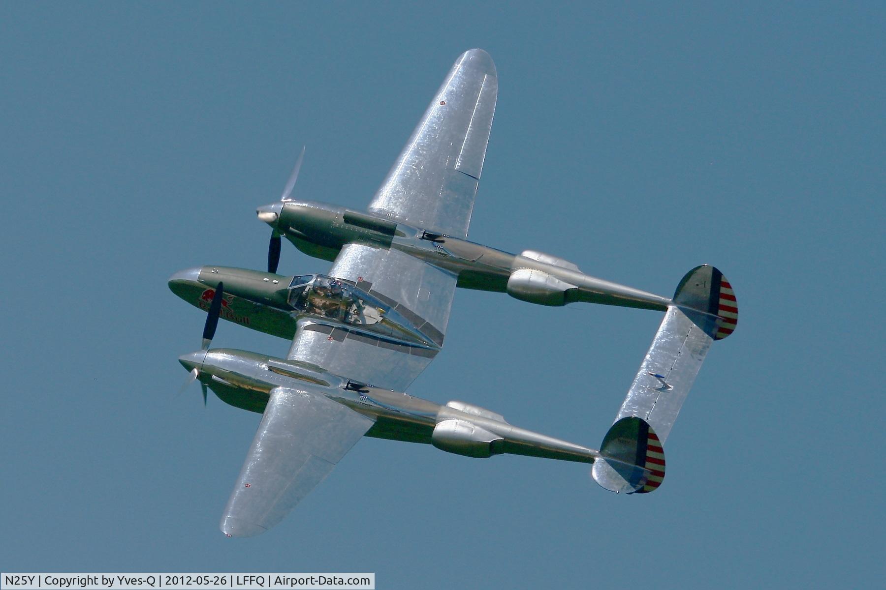 N25Y, 1944 Lockheed P-38L-5LO Lightning C/N AF44-53254, Lockheed P-38L Lightning (N25Y) , La Ferté-Alais Airfield (LFFQ) Air Show 2012