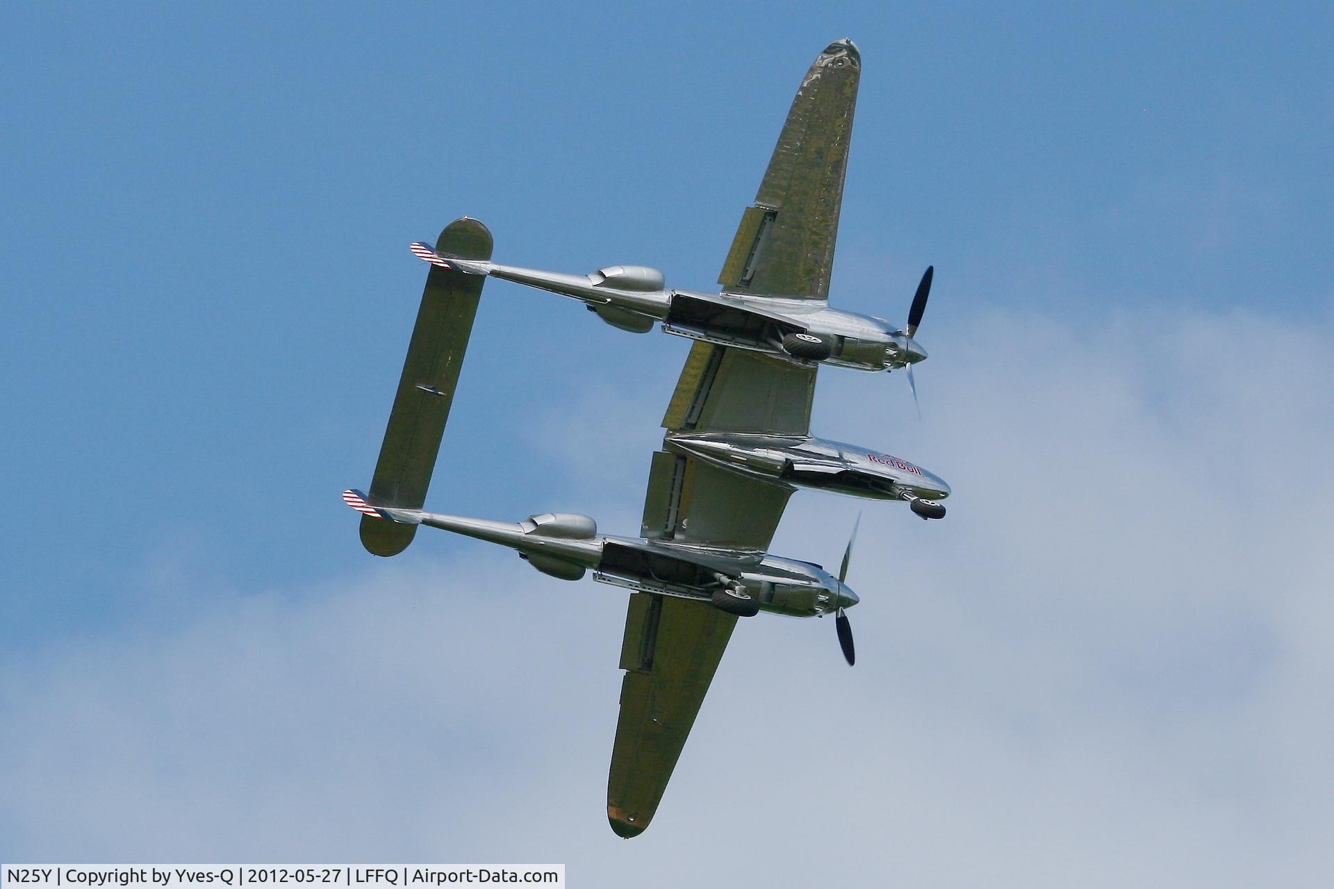 N25Y, 1944 Lockheed P-38L-5LO Lightning C/N AF44-53254, Lockheed P-38L Lightning (N25Y) , La Ferté-Alais Airfield (LFFQ) Air Show 2012